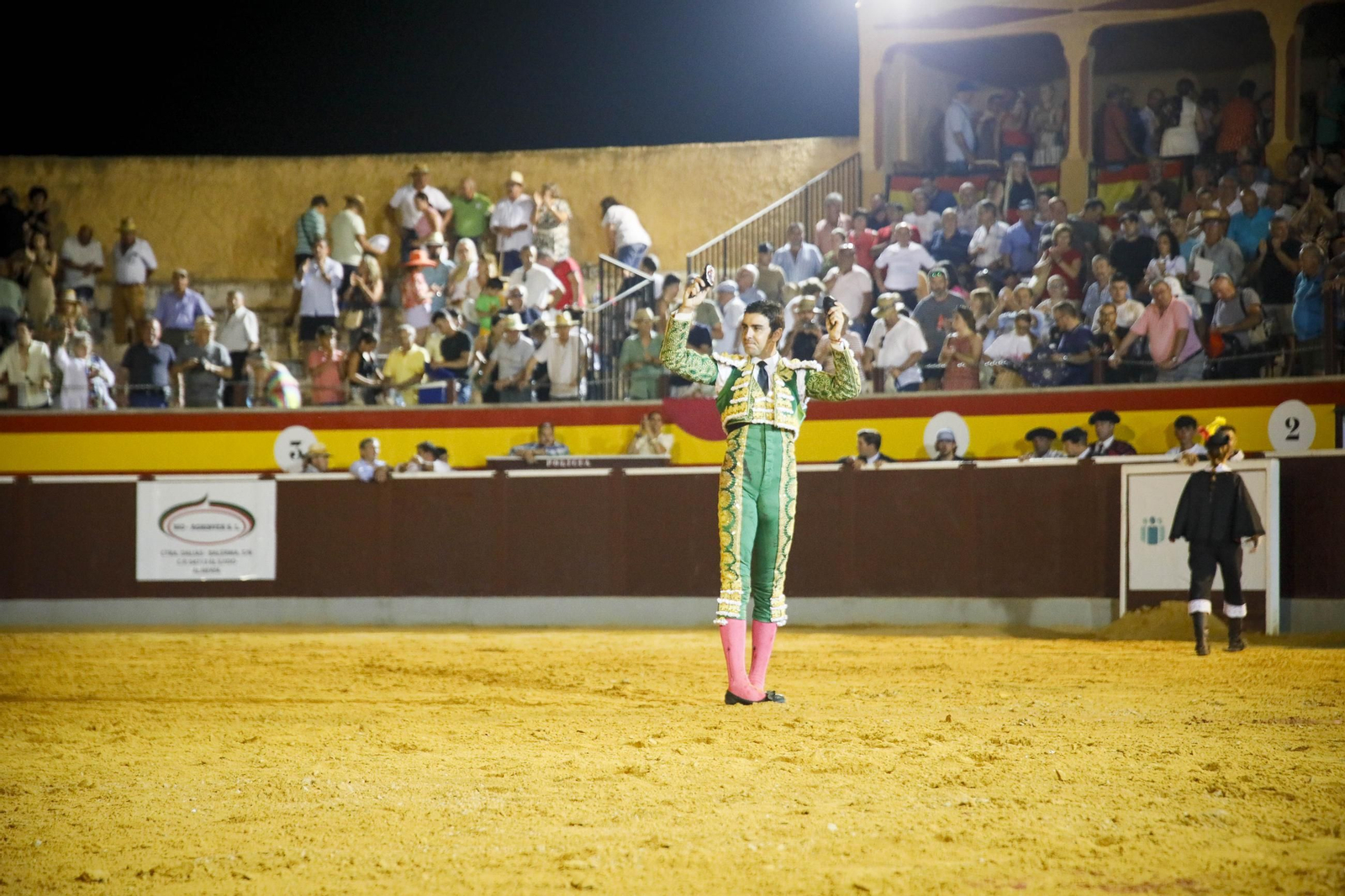 Corrida de toros Berja con un toro indultado, en imágenes