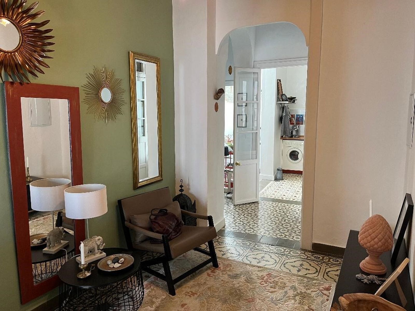 Imágenes de la casa de una artista en el casco antiguo de Medina Sidonia