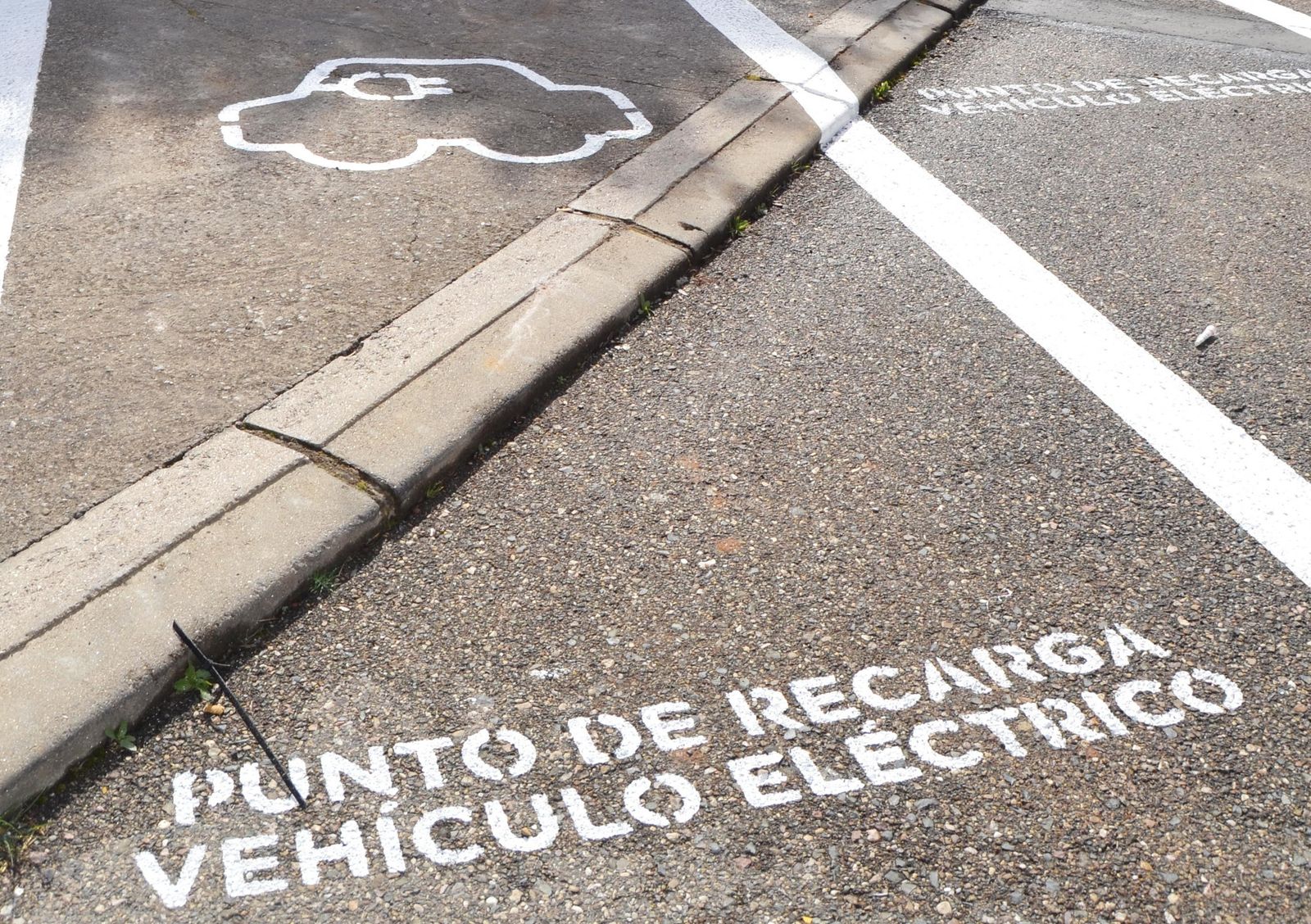 Punto de recarga habilitado en Villaharta.