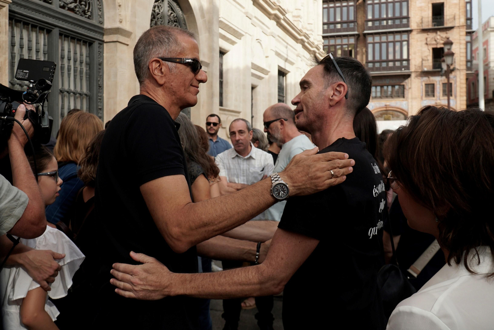 Minuto de silencio en Sevilla por la muerte de soldado sevillana Maya Villalobo