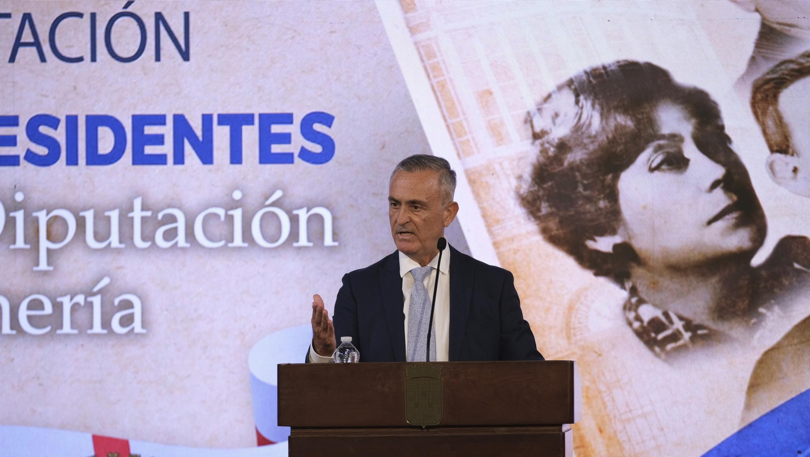 La presentación del libro 'Los Presidentes de la Diputación de Almería', en fotos