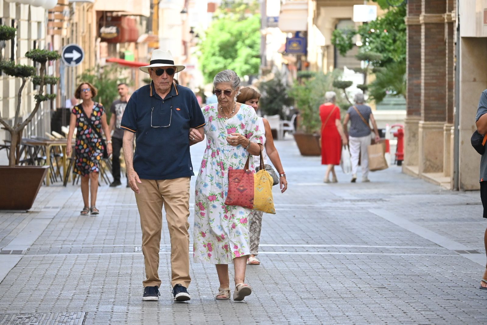 Las mejores imágenes de este sábado de intenso calor en las calles de Huelva