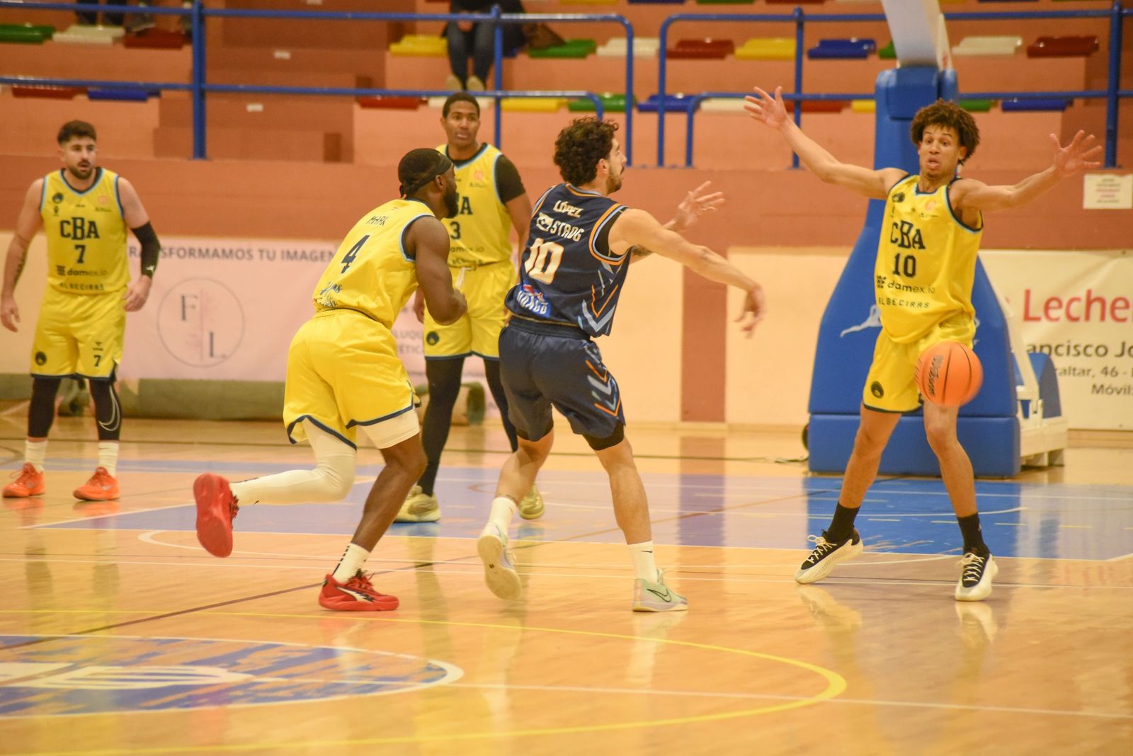 Las fotos del Unión Linense de Baloncesto-CB Algeciras de Tercera FEB