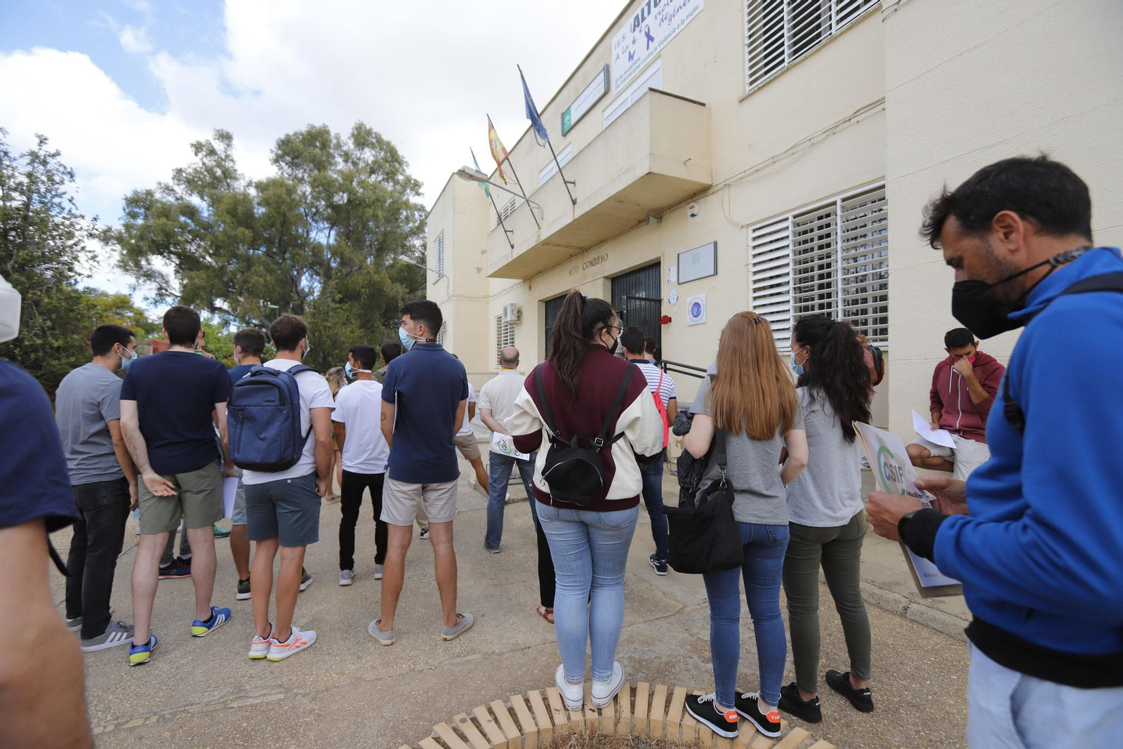 Imágenes del arranque de las oposiciones de secundaria en Huelva