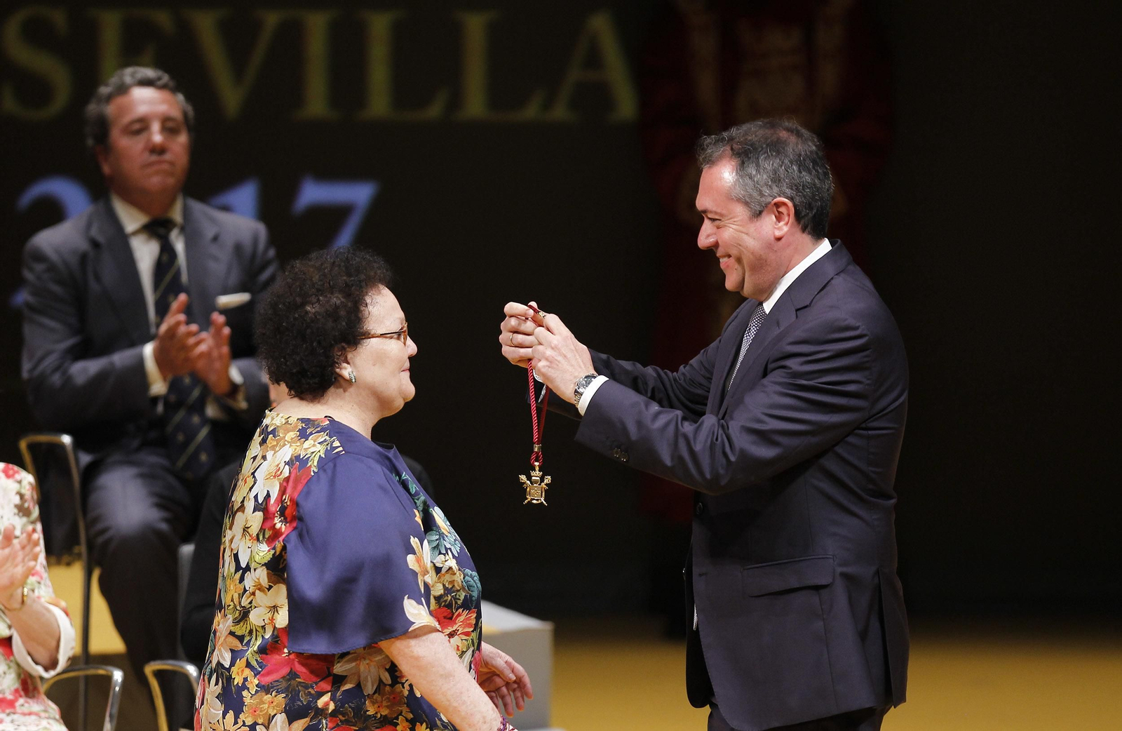 La entrega de las medallas de Sevilla, en imágenes