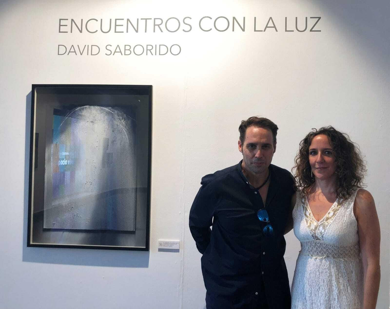 David Saborido, junto a la directora de la galería, Macarena Alés. David Saborido, junto a la directora de la galería, Macarena Alés.