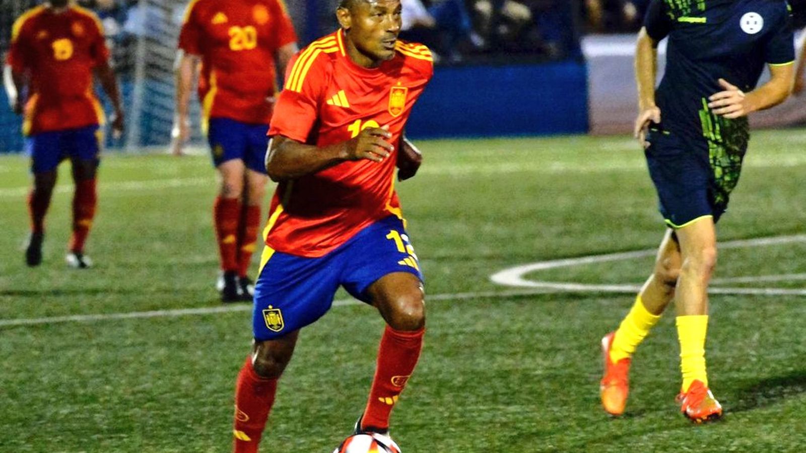 Las Leyendas de la selección española deleitan en Alhaurín de la Torre