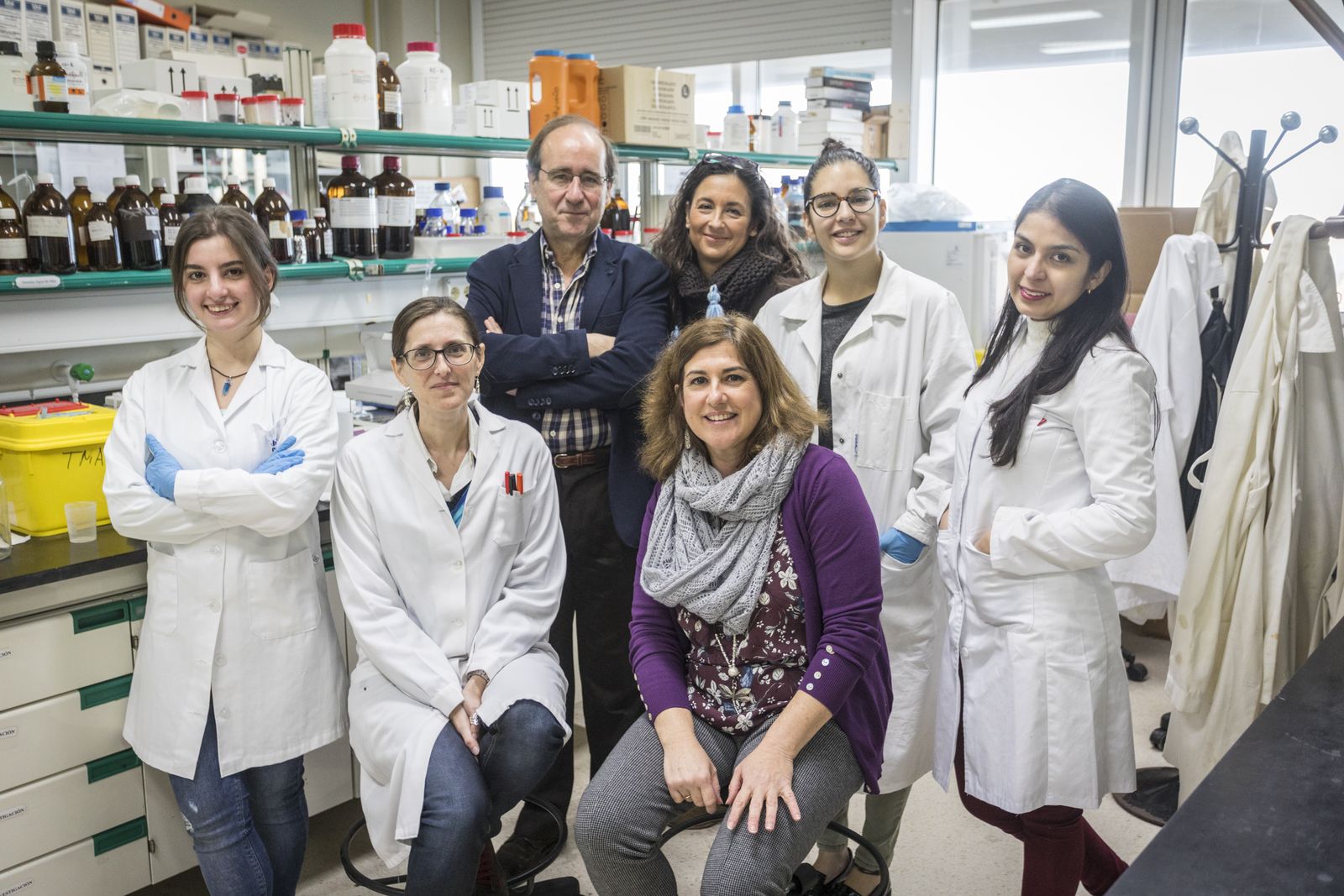 Un equipo de investigación de la UCA.