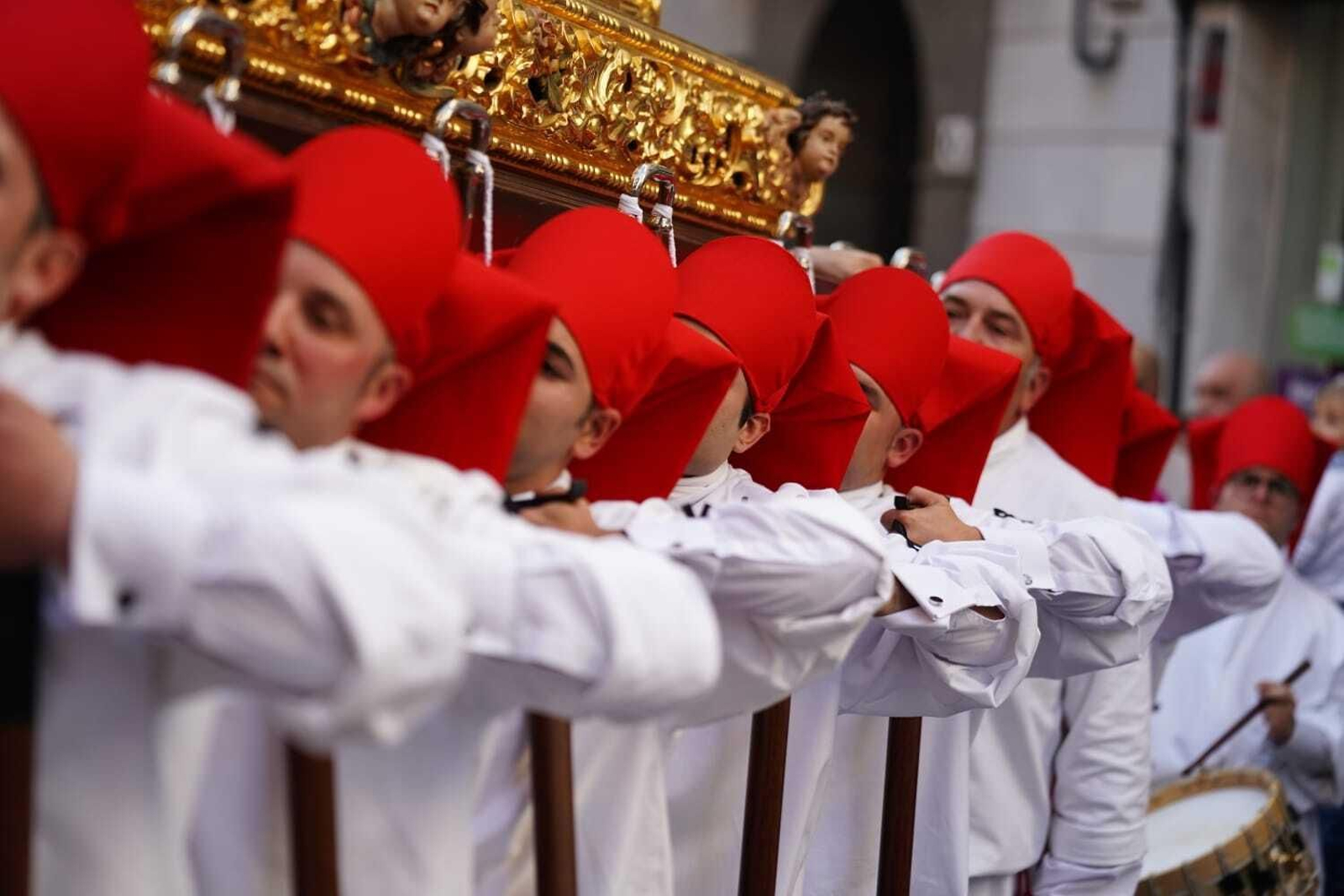 Lunes Santo en Lucena: La procesión de la Cofradía Franciscana de Pasión, en fotografías