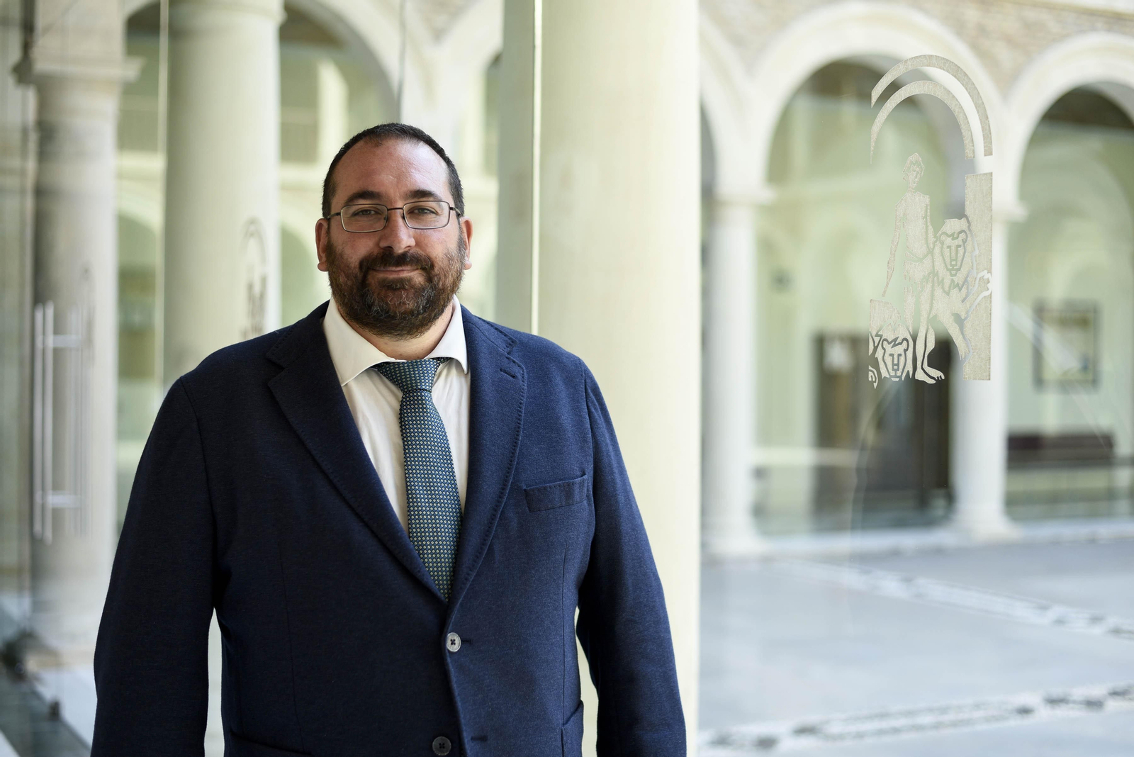 Germán González es licenciado en Ciencias Matemáticas por la UGR y profesor del cuerpo de Secundaria desde 2005.