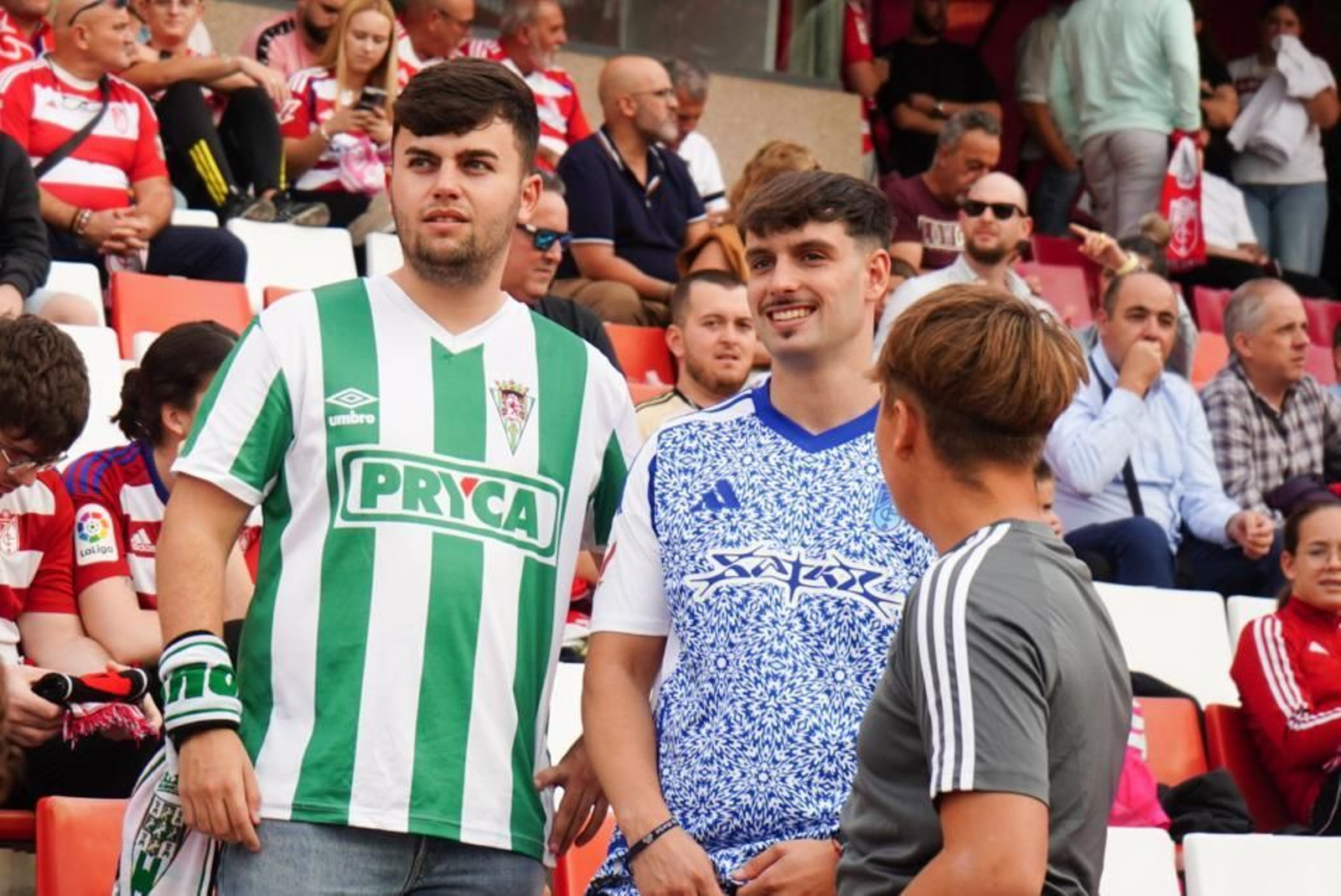 Encuéntrate en la grada de Los Cármenes en el Granada-Córdoba