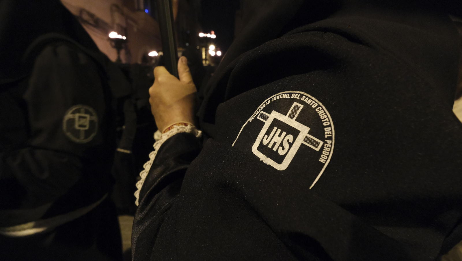 Procesión del Perdón en Almería, en imágenes