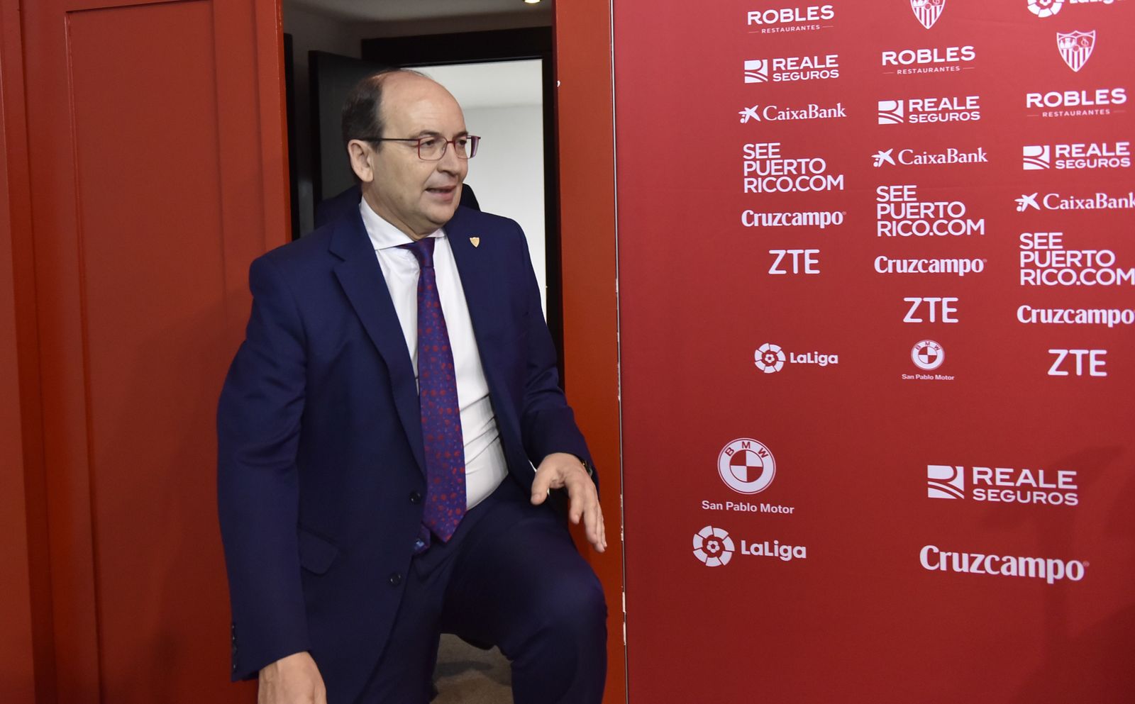 Las presentación de Óscar Arias, en imágenes