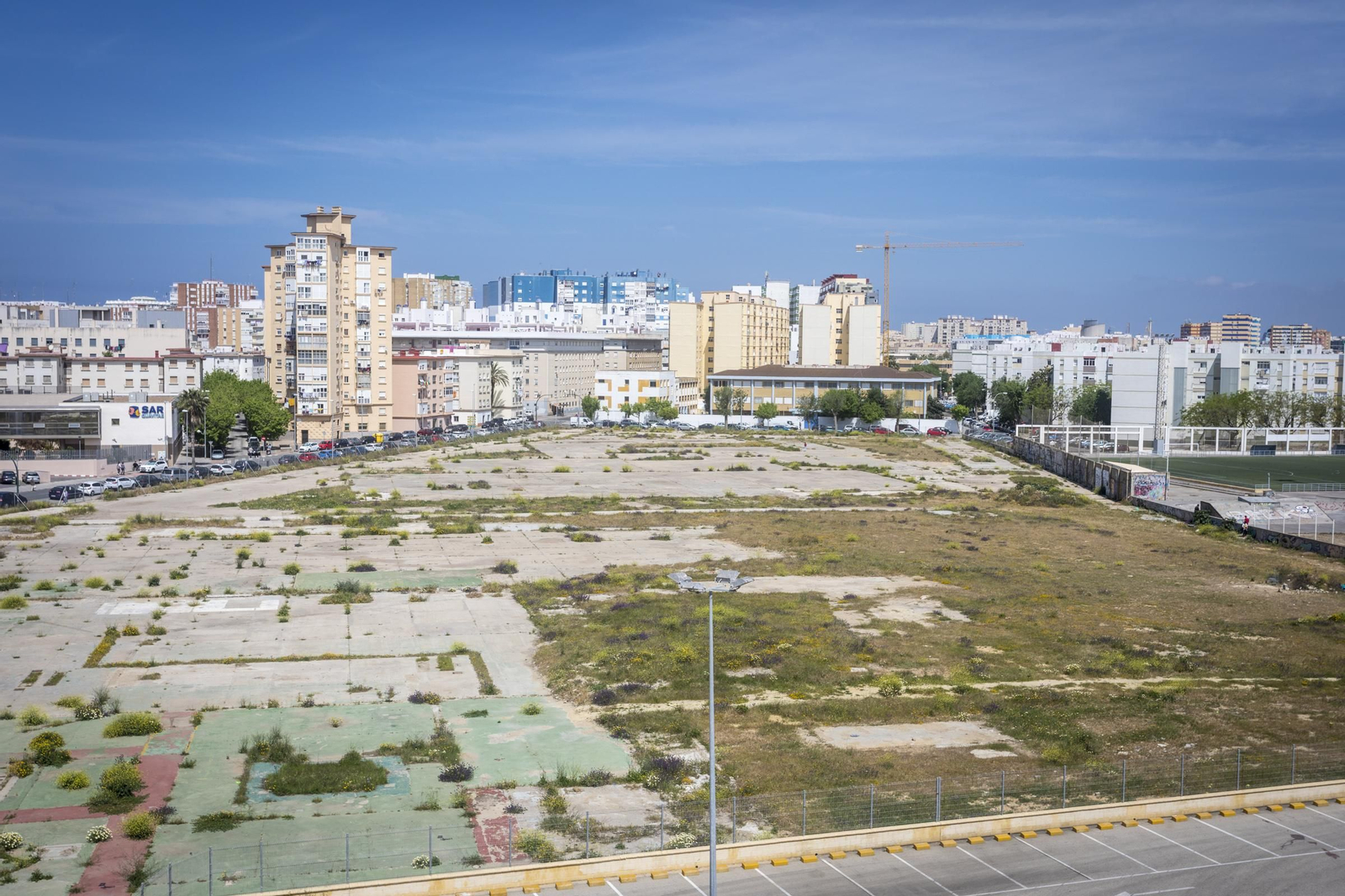 El solar del futuro hospital de Cádiz que el Gobierno de España cede a la Junta de Andalucía