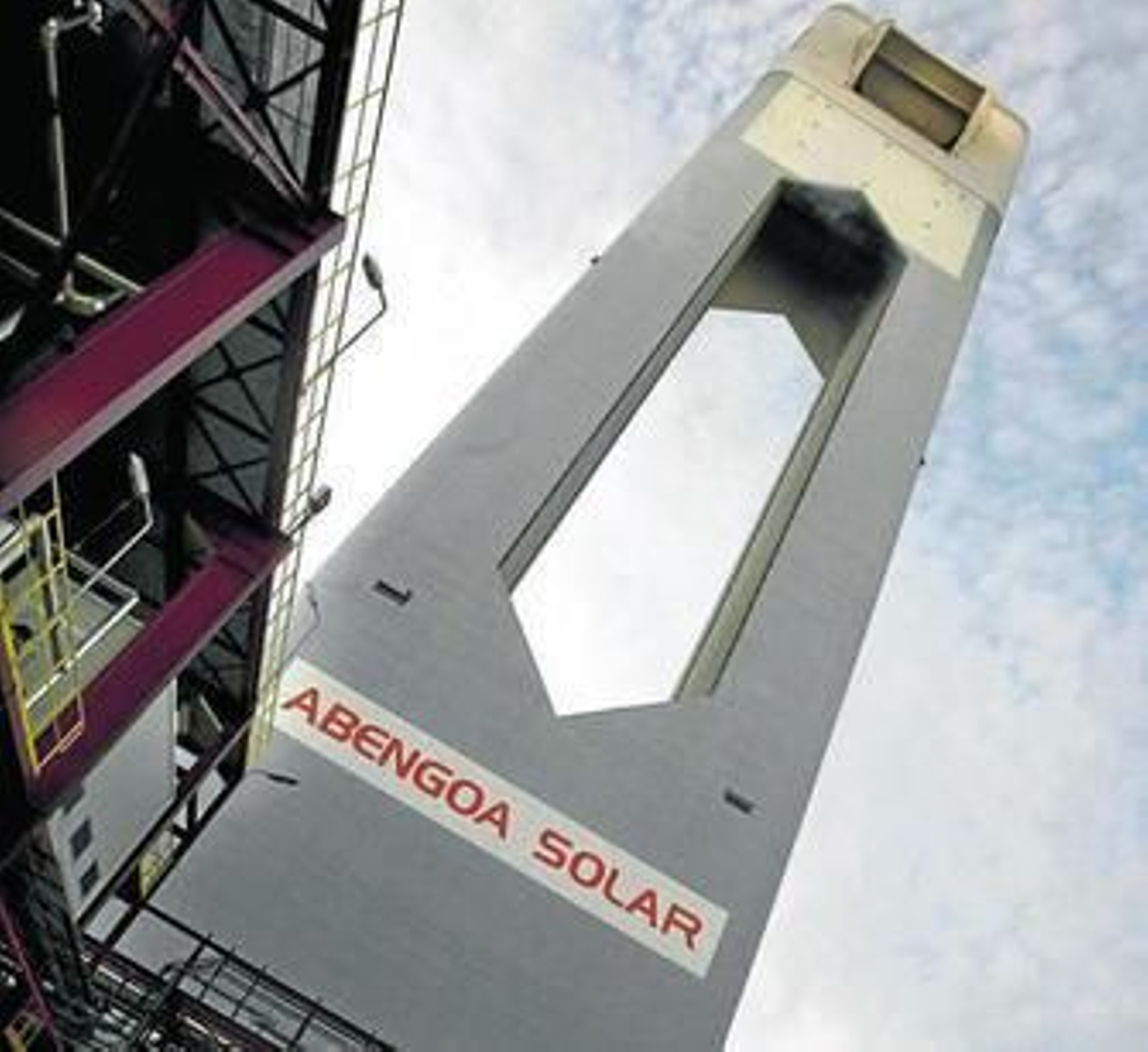 Abengoa confirma que su deuda total roza los 15.000 millones de euros