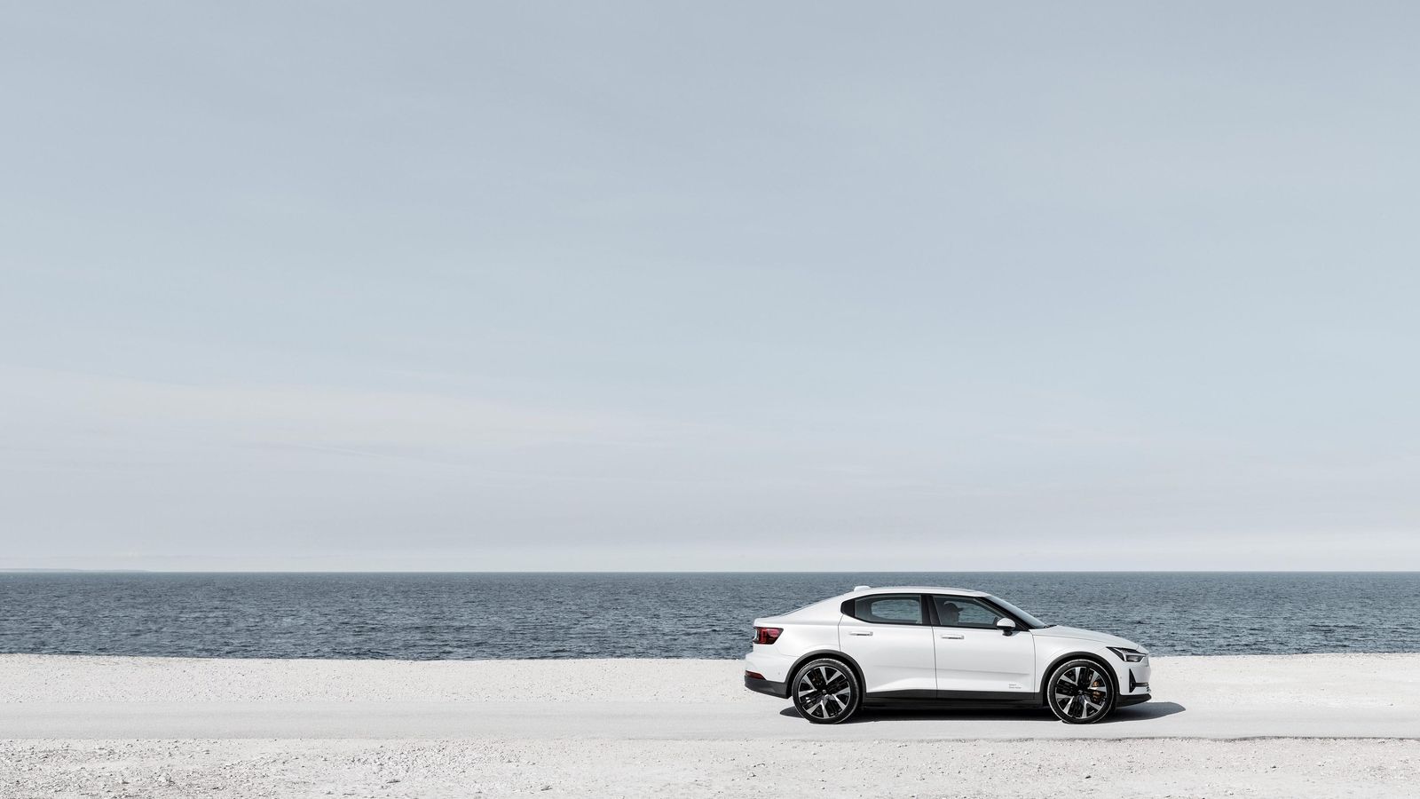 Las llantas de 19" de los Performance son, ahora, de un diseño semejante a las de los Polestar 3.