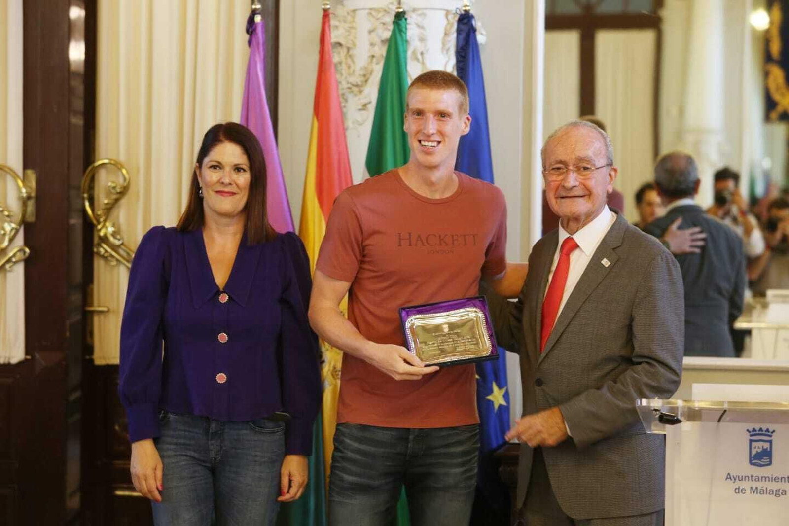 Los campeones de Europa, recibidos por las instituciones