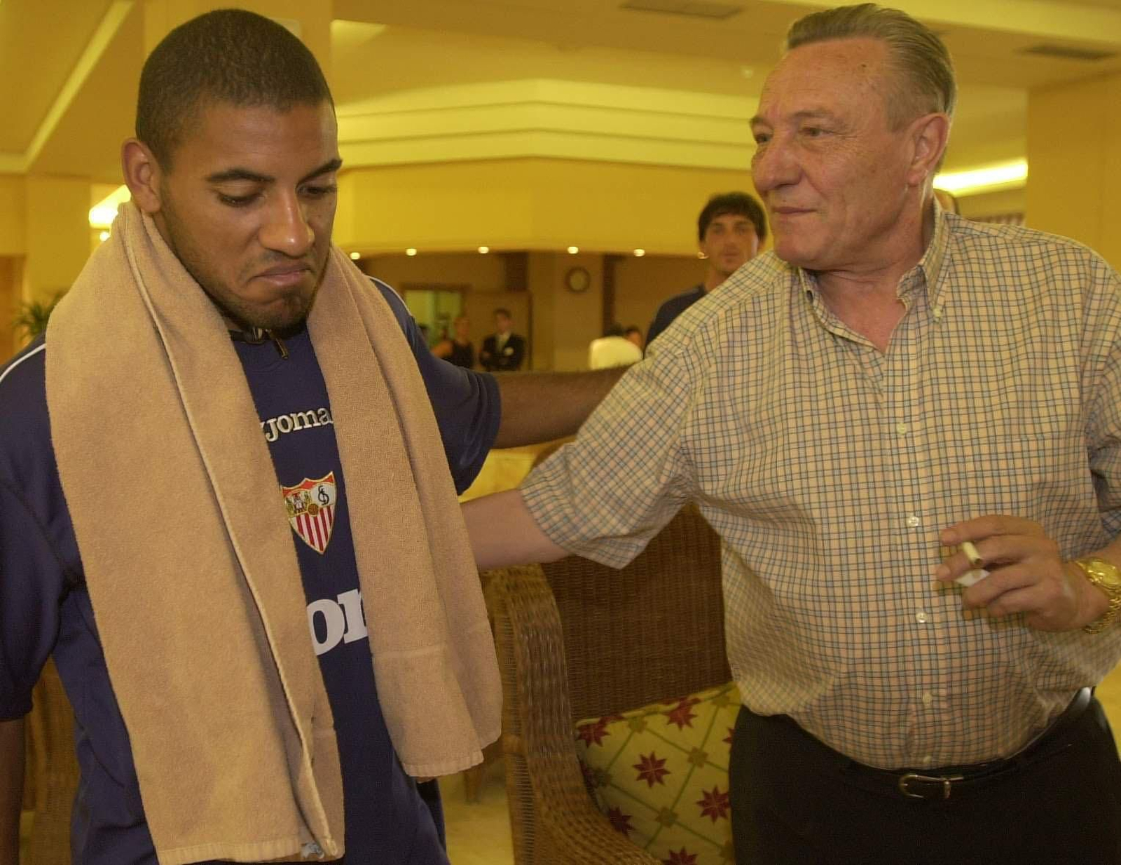 Roberto Alés junto a Nico Olivera, figura de aquel Sevilla que ascendió con Caparrós