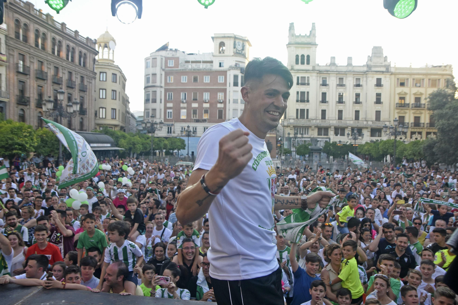 Las fotos de la fiesta del ascenso del Córdoba CF Futsal en las Tendillas.