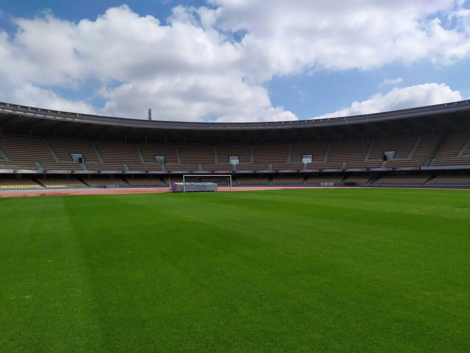 Sin competición, el Xerez DFC ha perdido, entre otros, los ingresos por taquilla en Chapín.