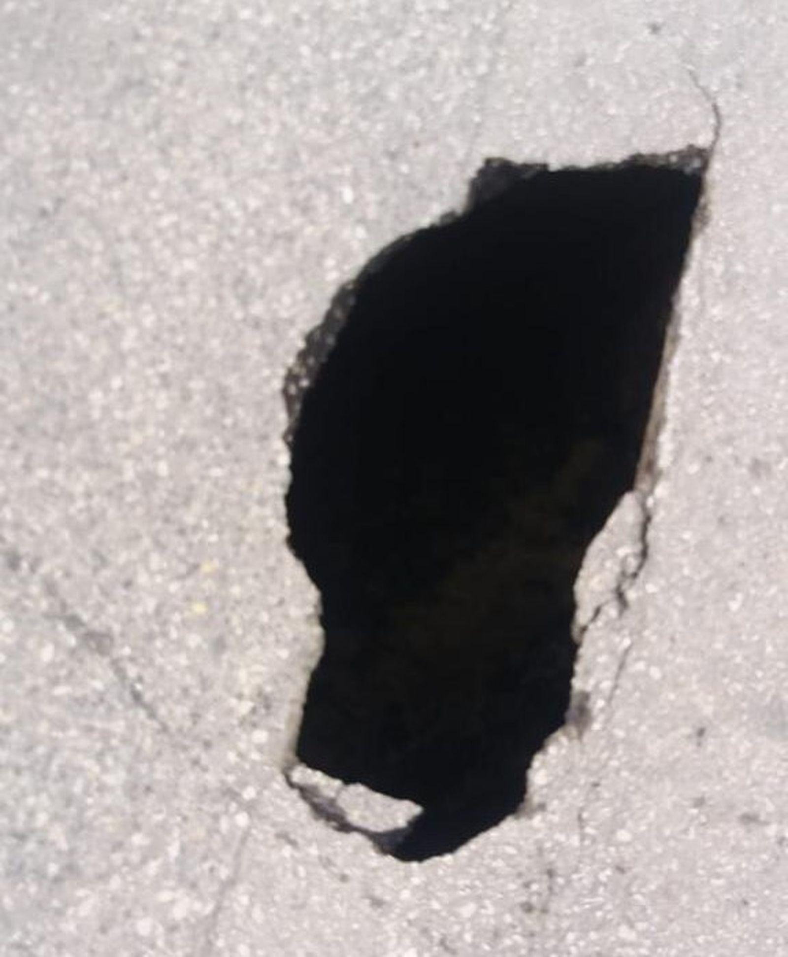 El socavón aparecida en la avenida Doña Rosa García López-Cepero