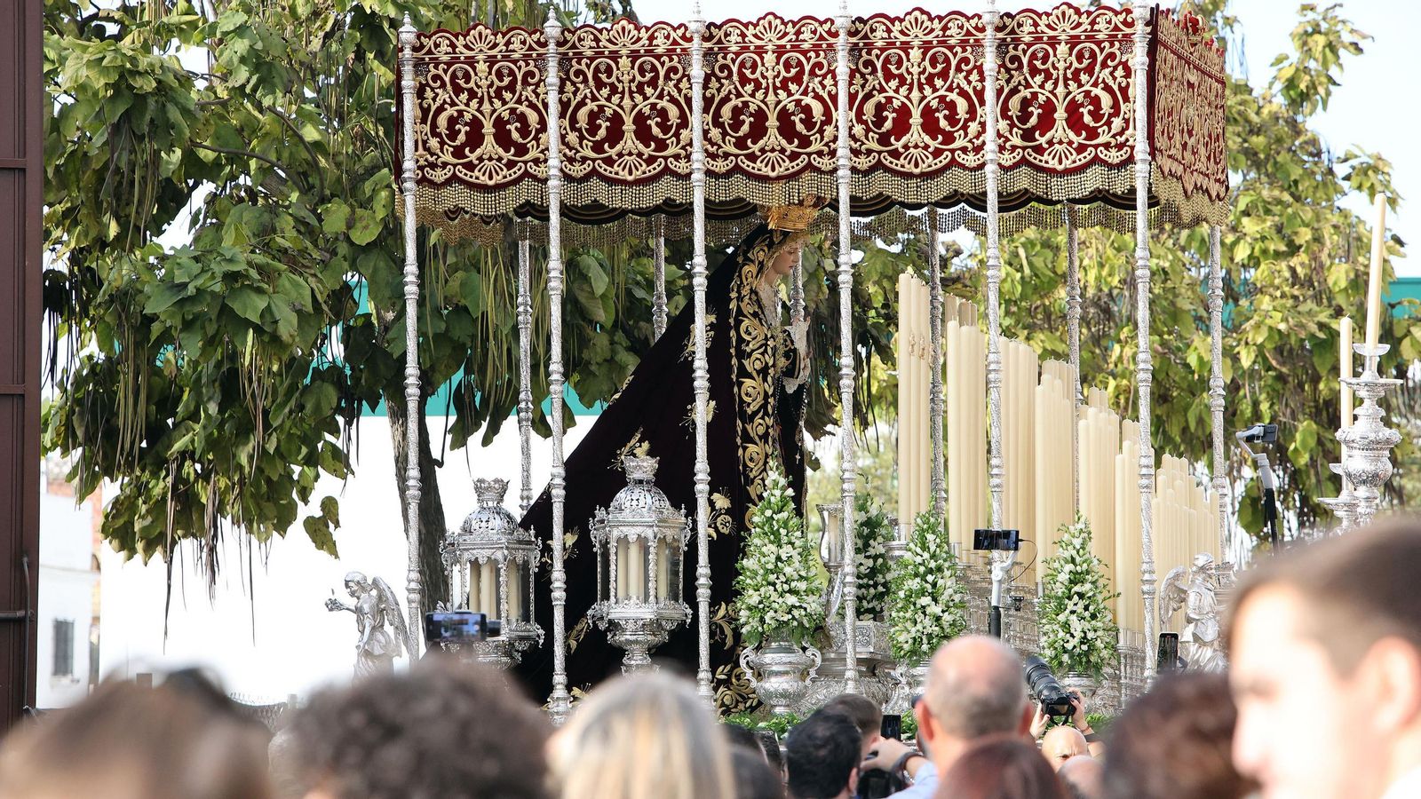 Jerez vive un prólogo de Magna Mariana con cinco traslados