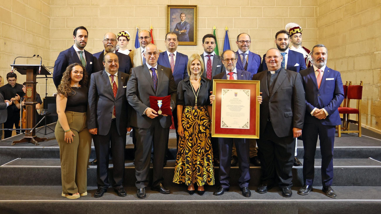 Imágenes de la entrega de la Medalla de Oro de la Ciudad de Jerez a la Hermandad de la Coronación