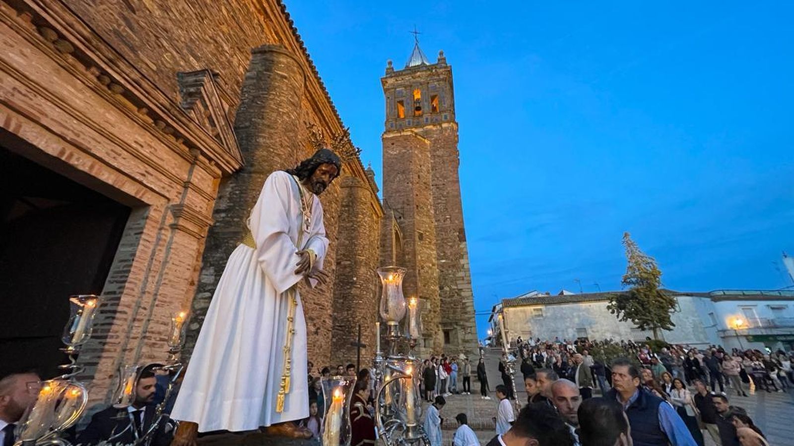 Solemne Vía Crucis en Zalamea.