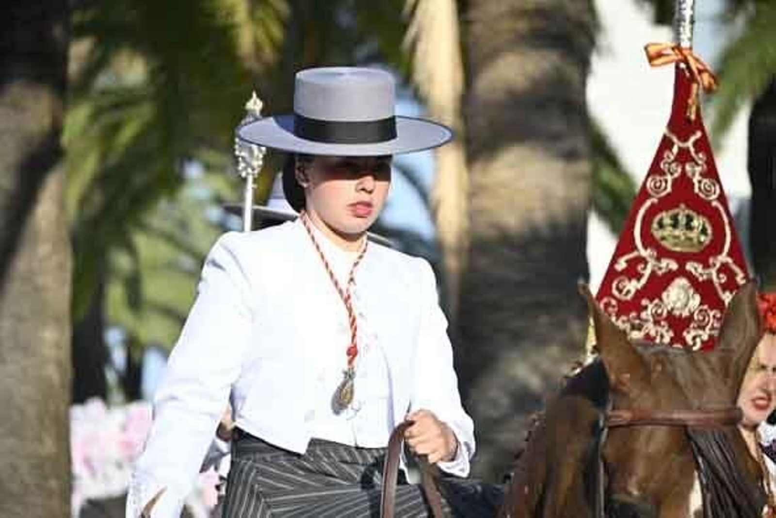 Las mejores imágenes de los peregrinos en la salida de Emigrantes