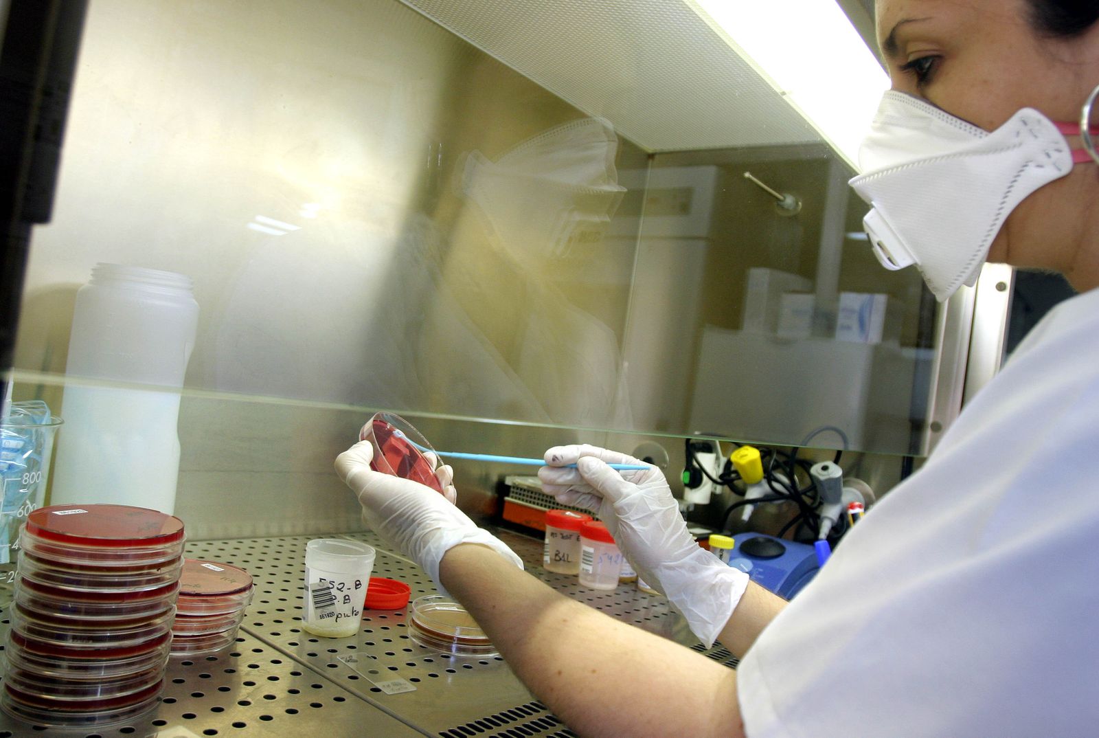 Una enfermera  en el laboratorio.