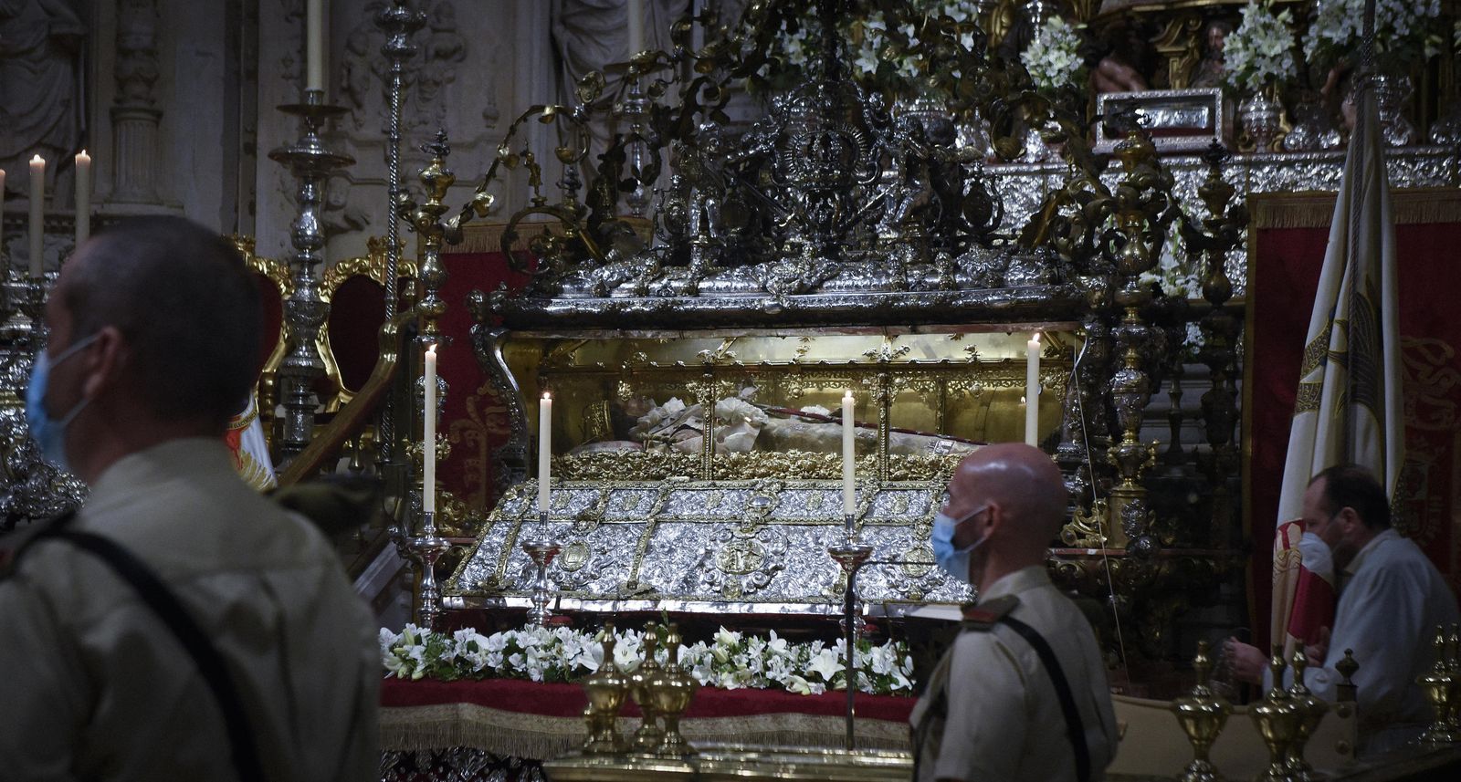 La Virgen de los Reyes regresa a su camarín
