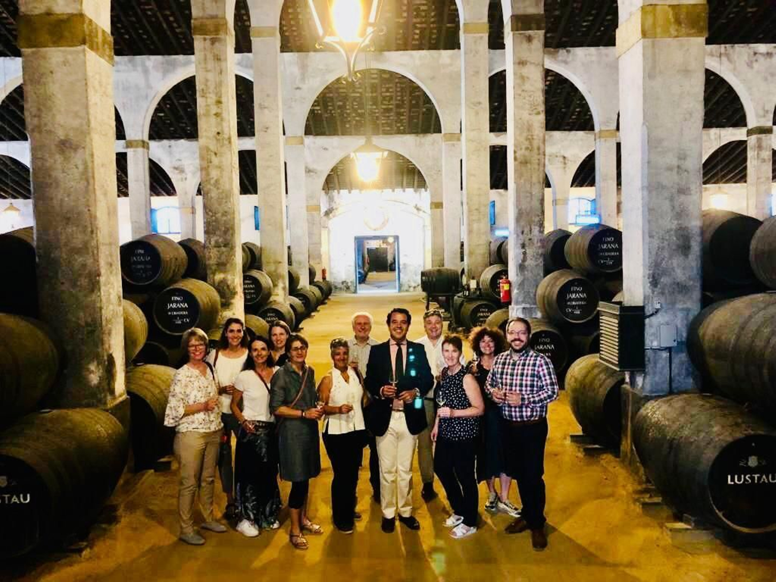 Representantes del turoperador suizo visitando Bodegas Lustau.