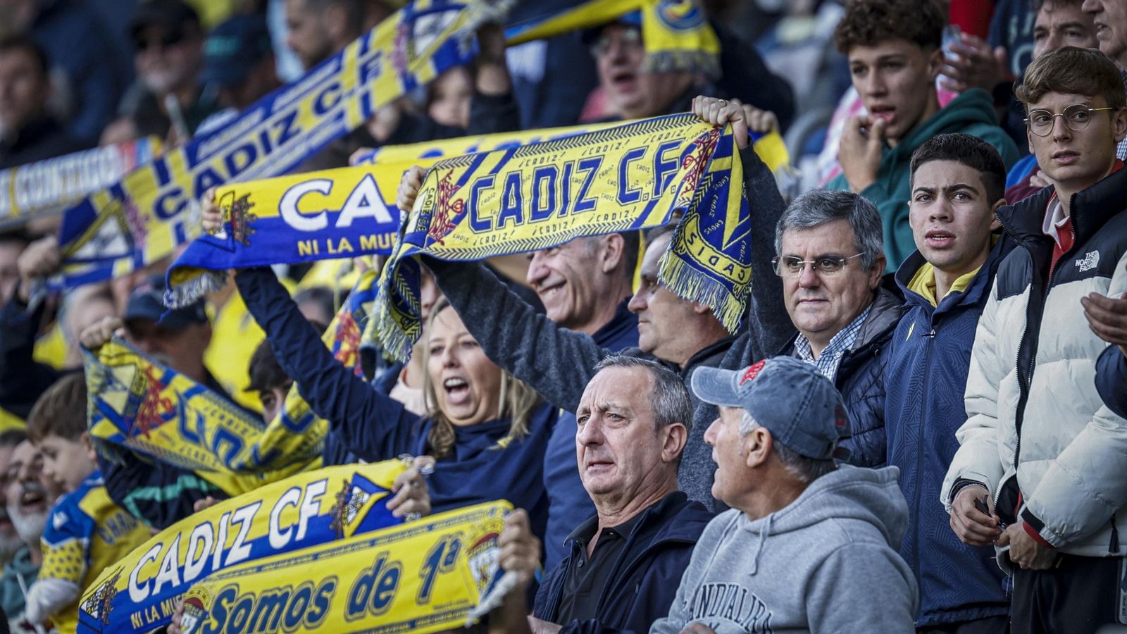 Búscate entre las imágenes del partido de fútbol entre Cádiz CF y Córdoba CF