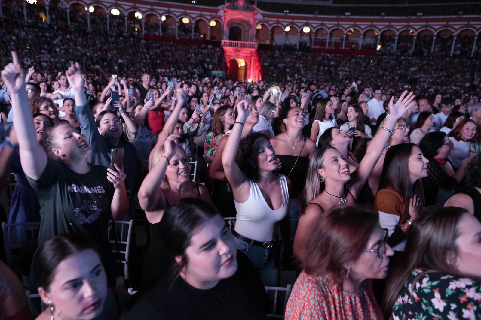 Las imágenes del concierto de Pablo Alborán en la Maestranza