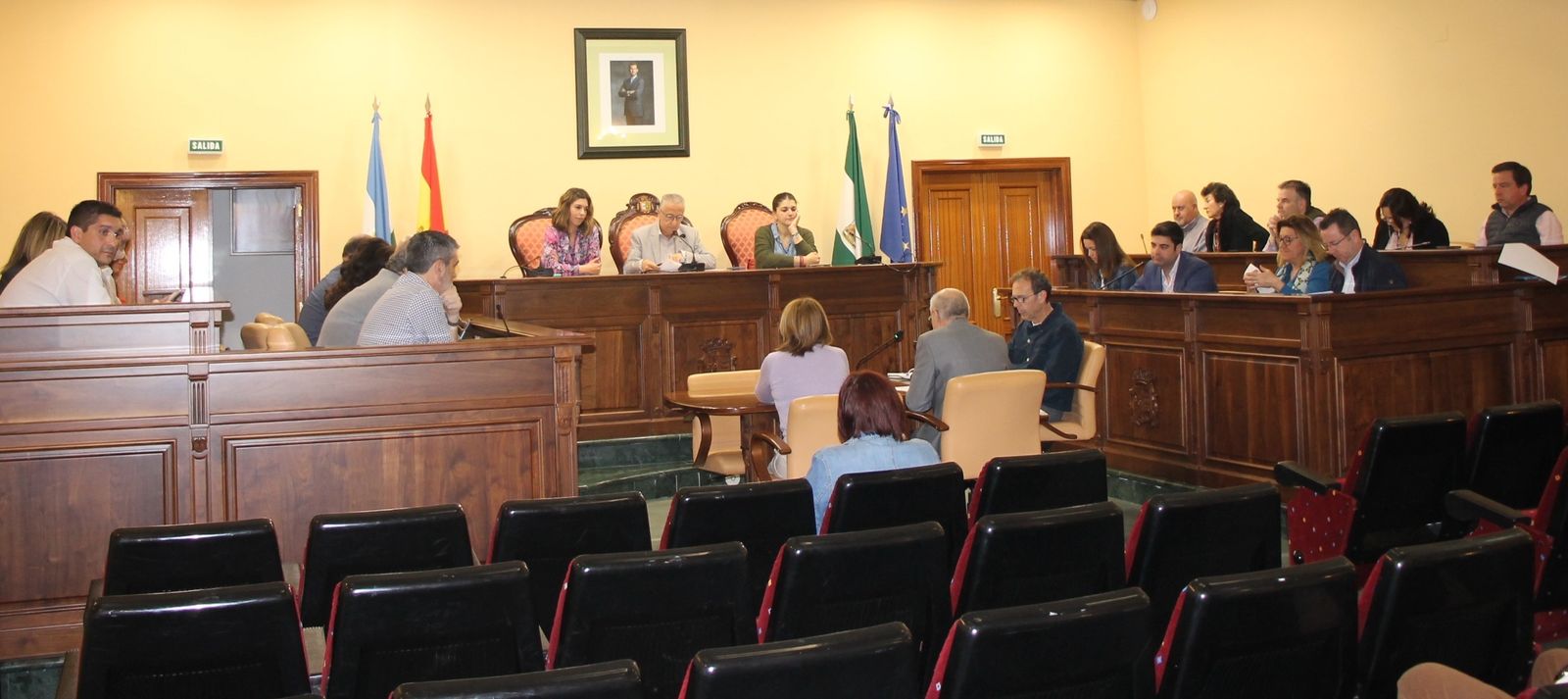 Un momento del pleno en el Ayuntamiento de Lucena.
