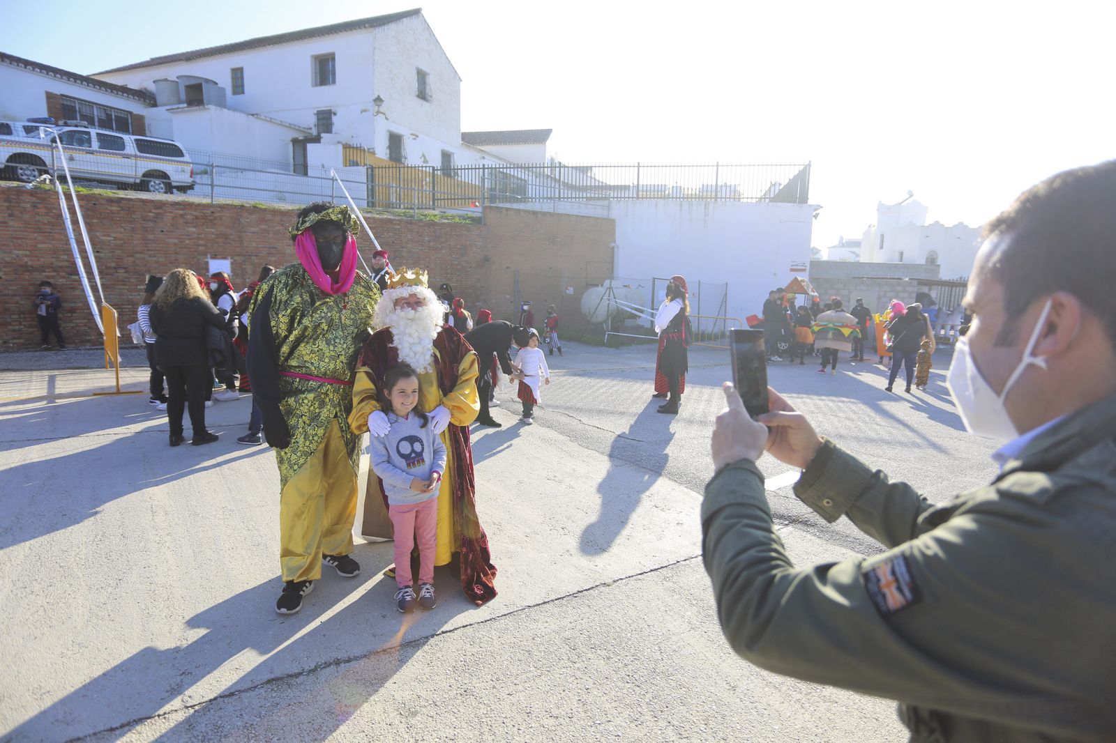 La cabalgata de Reyes recorre Puerto de la Torre, en Málaga, en fotos