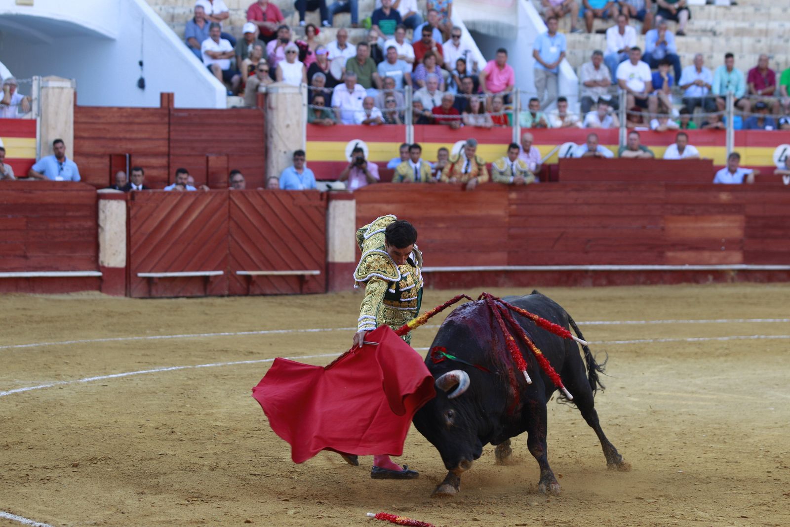 Imágenes de la corrida de toros del jueves en la Feria de Almería 2024