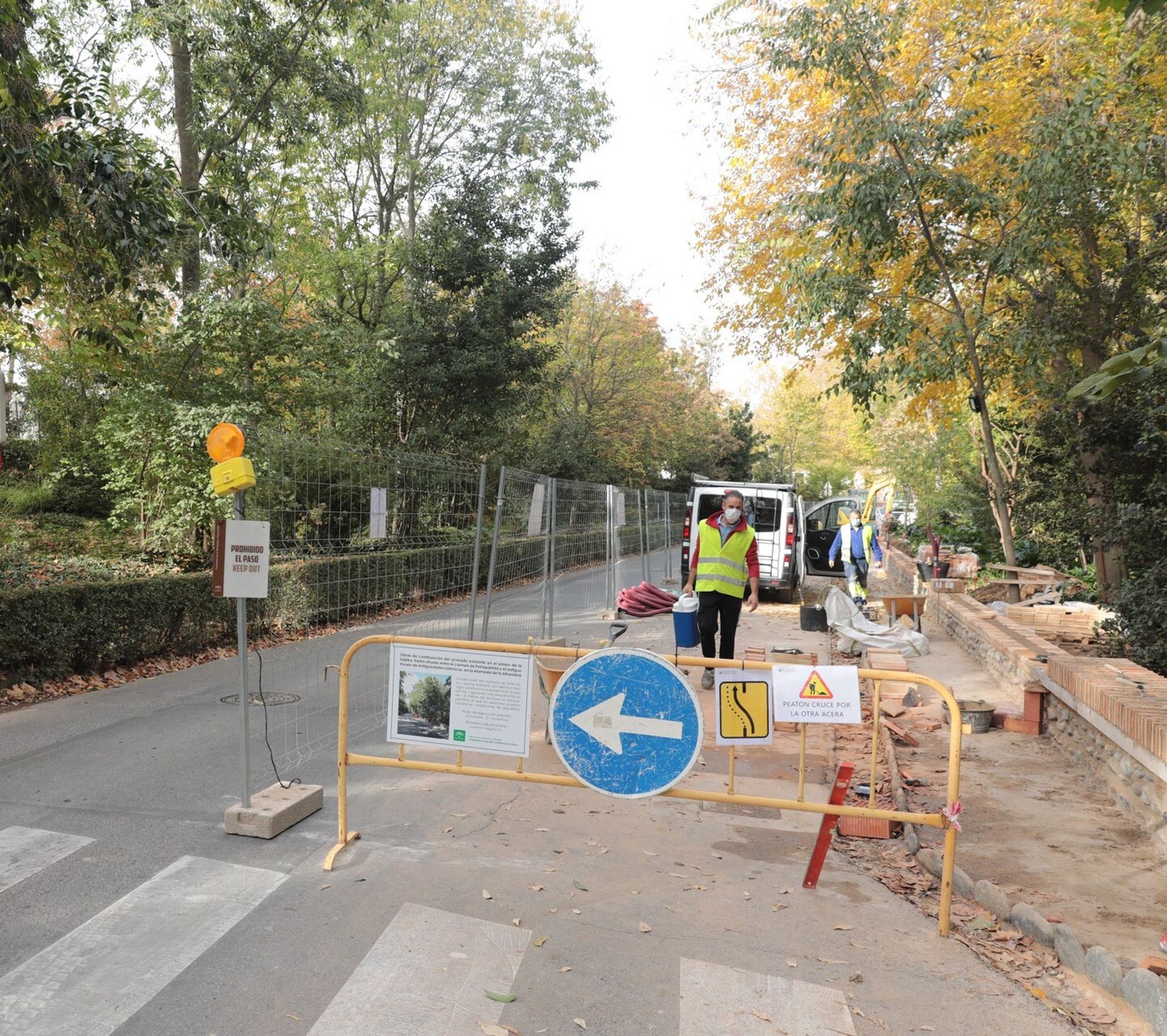 Obra de la Alhambra en el Paseo de la Sabika