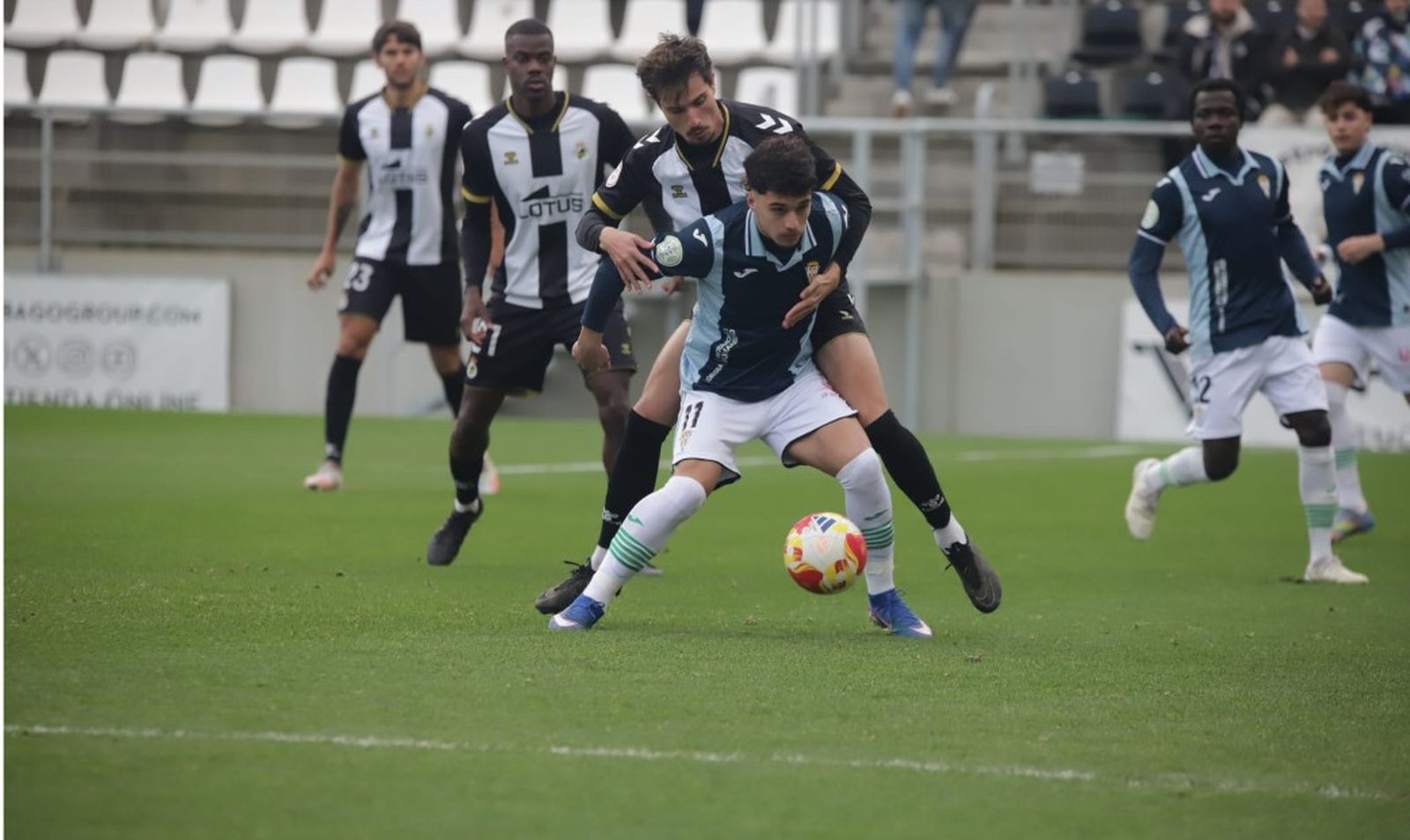 Un lance del Balona-Córdoba B