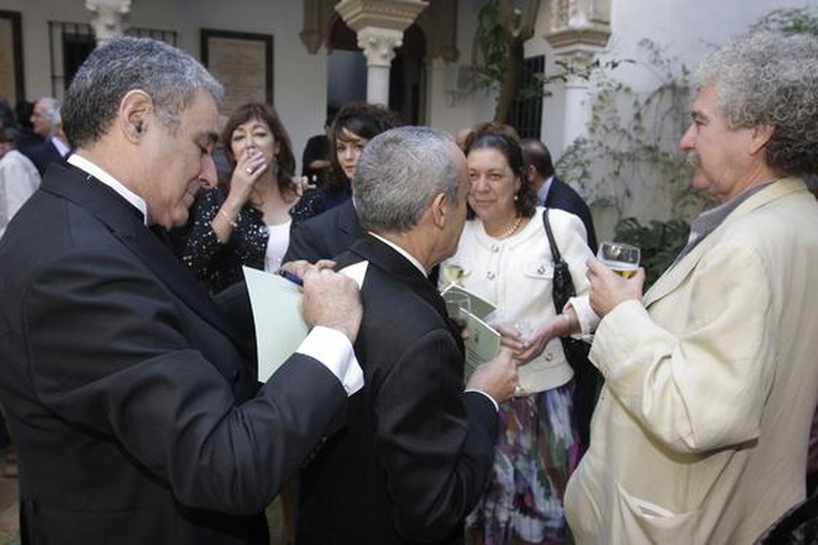 El arabista Rafael Valencia, quien dirigió en Bagdad el Instituto Hispano-Árabe, dedicó su discurso de ingreso a los refranes en la Sevilla árabe.

Foto: José Ángel García