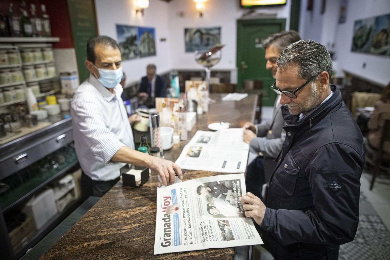 Granada vive su primer día sin obligatoriedad de llevar mascarilla