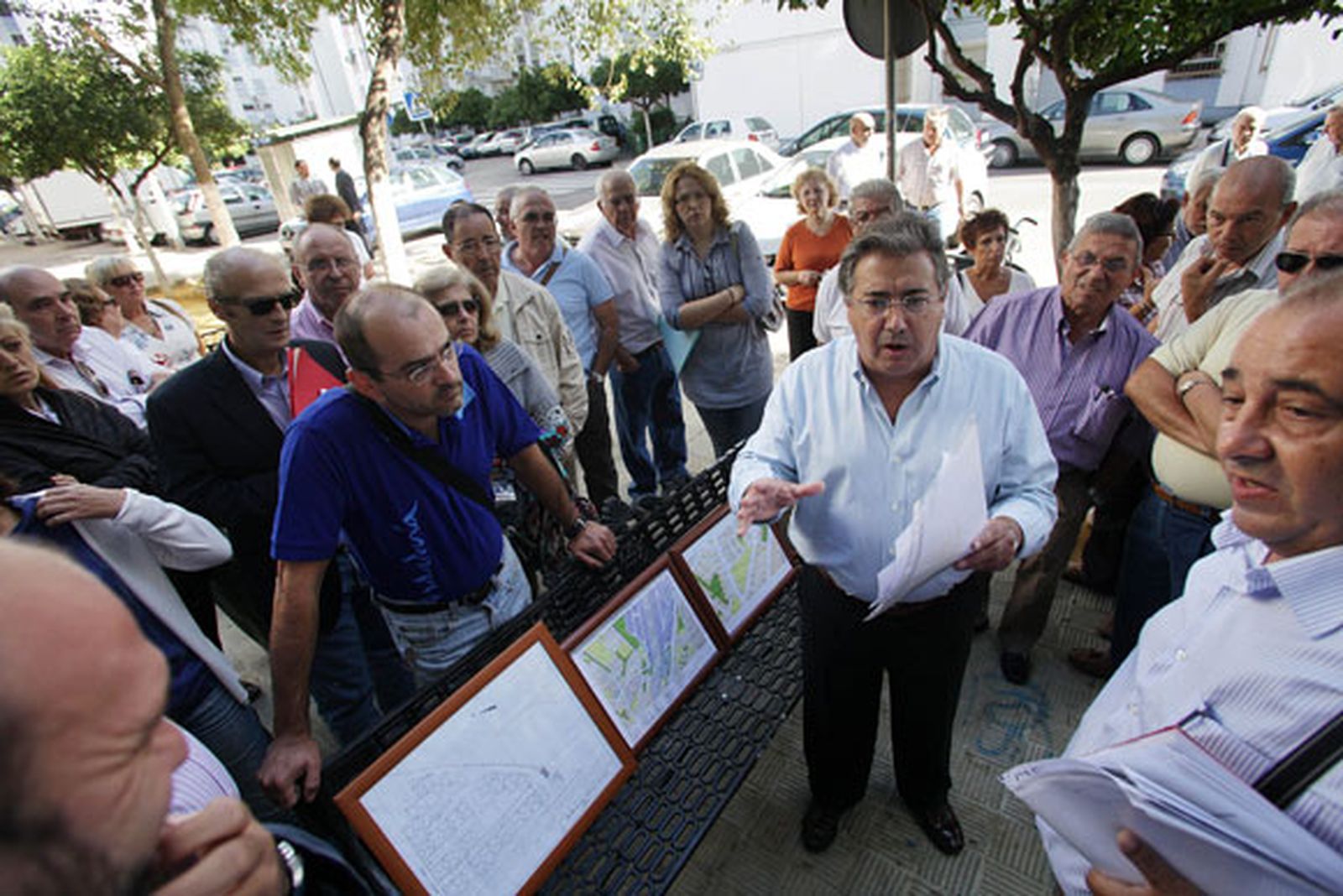 El Ayuntamiento invierte 145.000 euros para renovar el saneamiento del Zodíaco