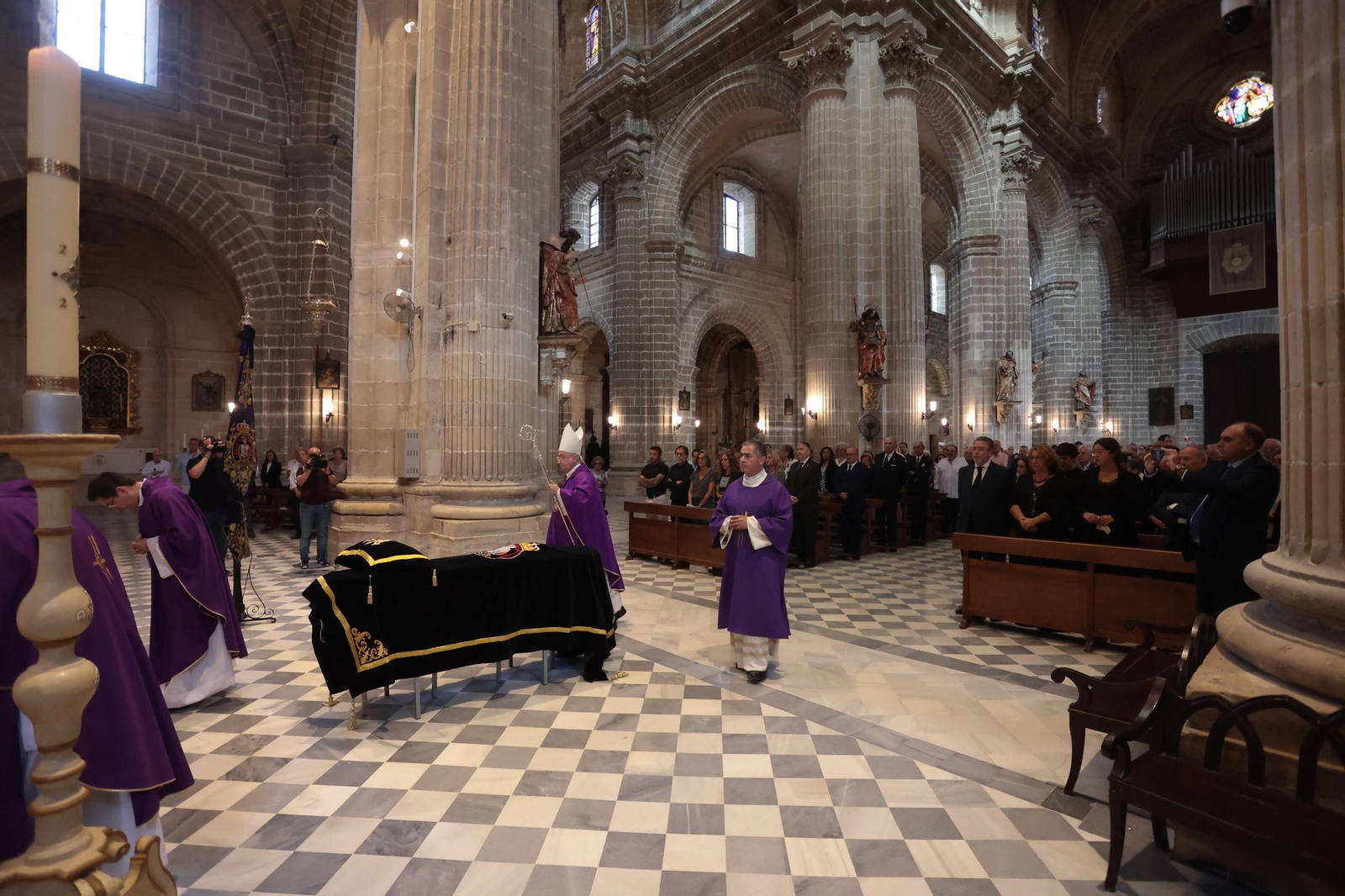 El funeral del periodista Andrés Luis Cañadas, en imágenes