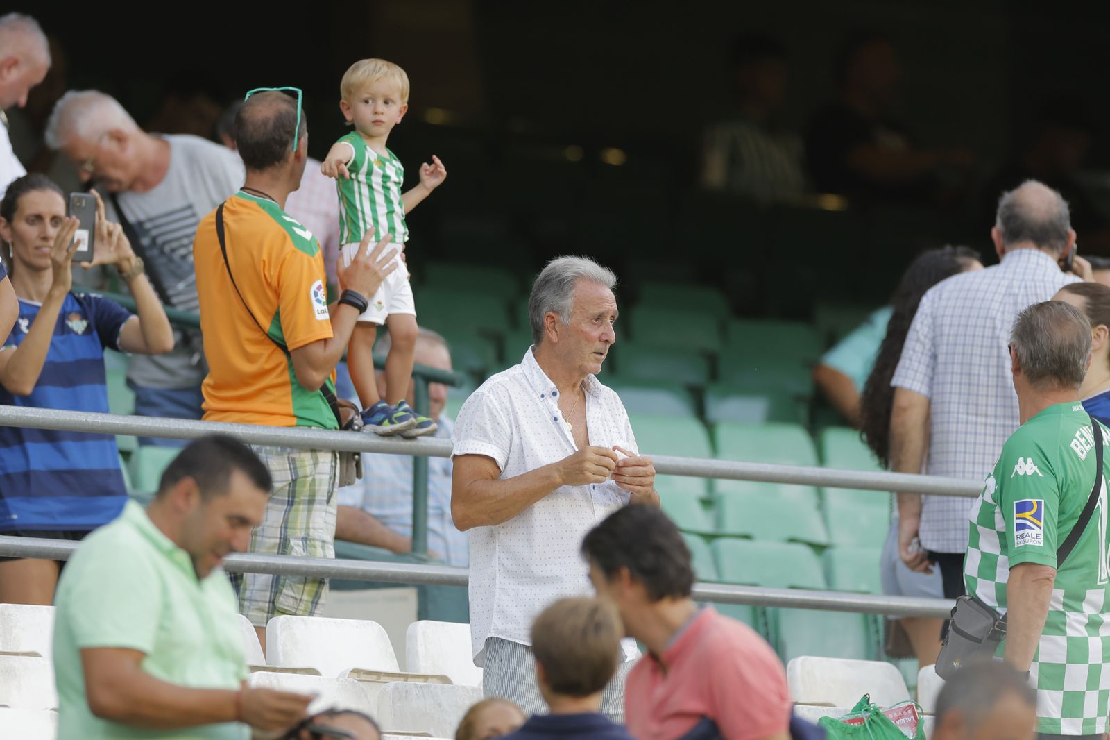 Búscate en las fotos del Betis-Atlético de Madrid