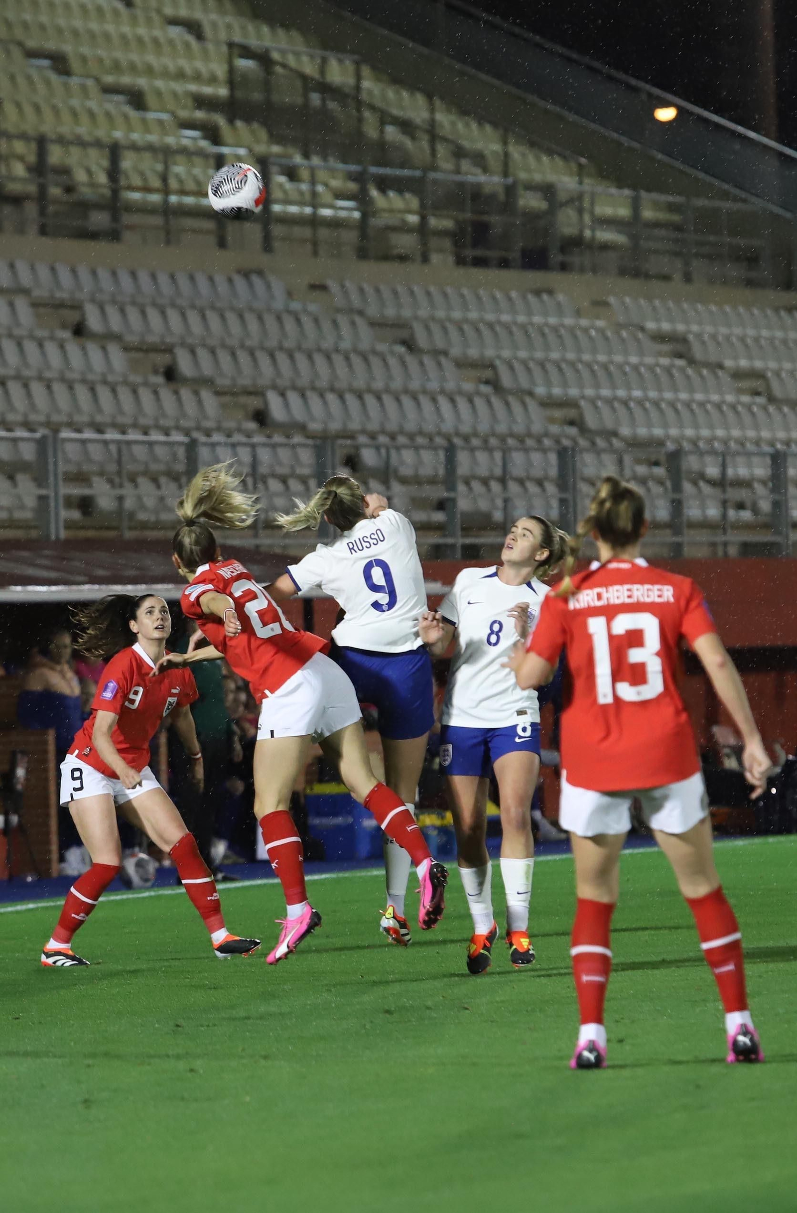 LAS FOTOS DEL AMISTOSO INGLATERRA-AUSTRIA FEMENINO EN ALGECIRAS