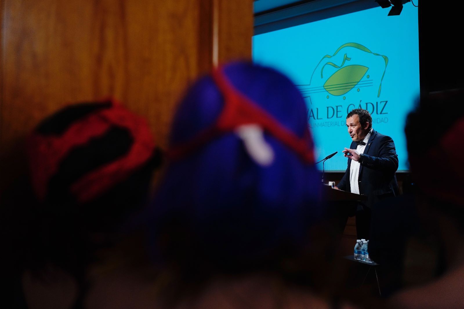 Las imágenes de la presentación de la candidatura del Carnaval de Cádiz a Patrimonio Cultural Inmaterial de la Humanidad.