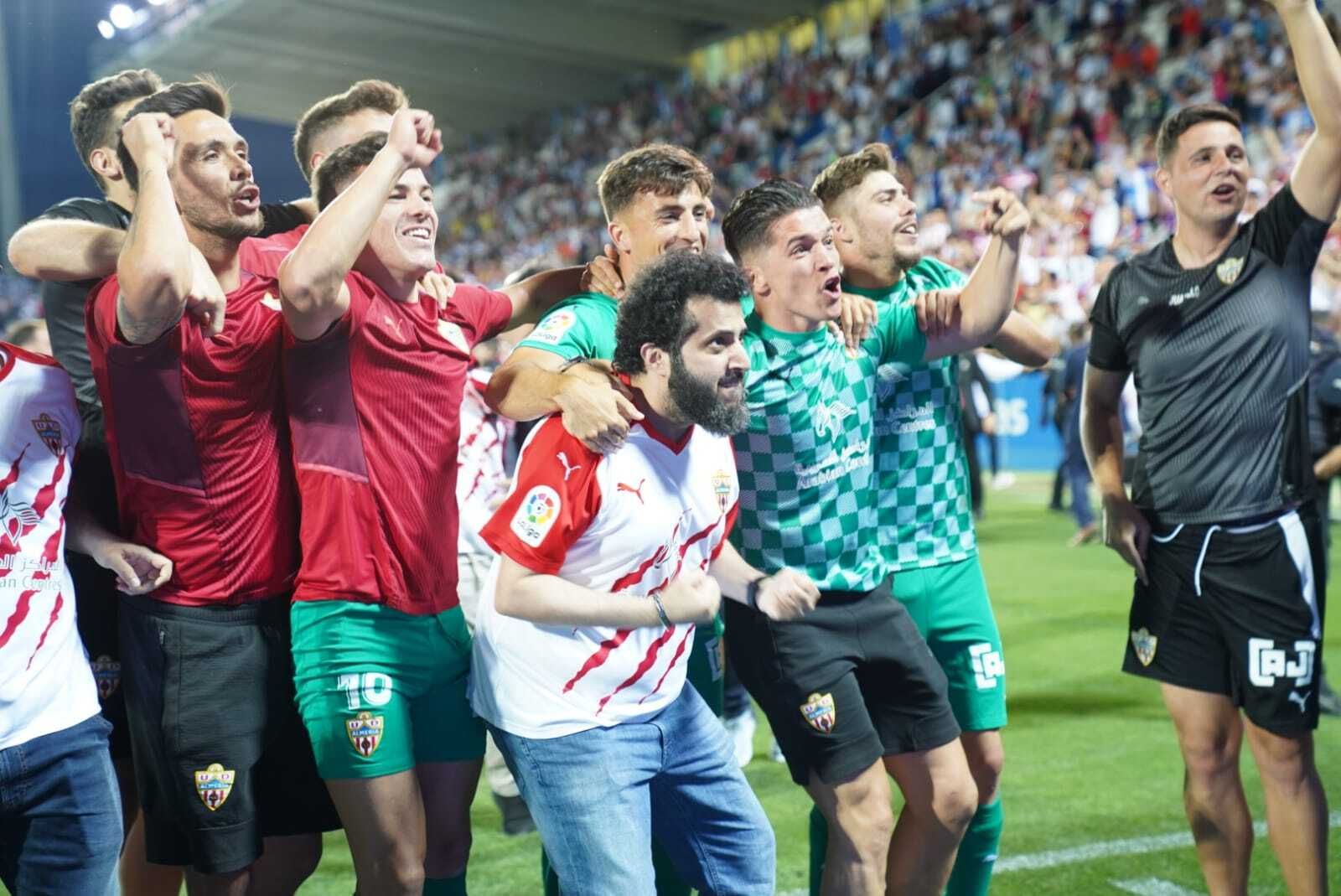 Turki Al-Sheikh, eufórico con los futbolsitas tras el ascenso en Butarque