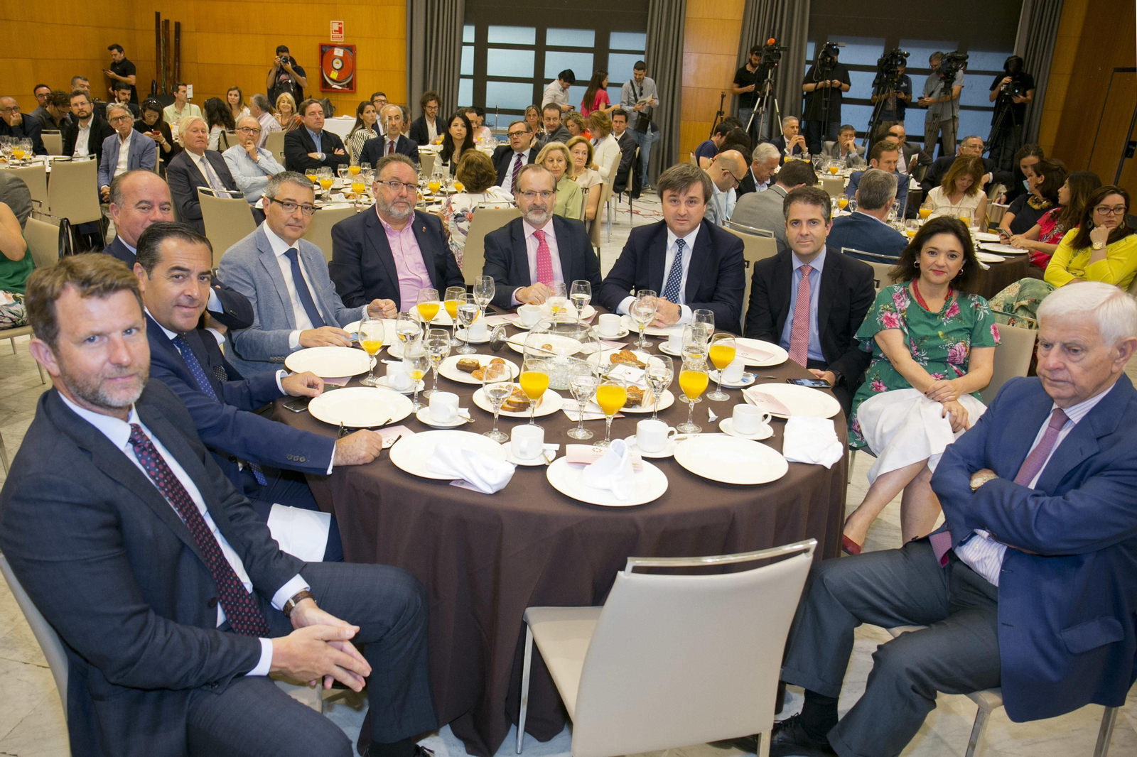 Las imágenes del Foro Joly con Elías Bendodo
