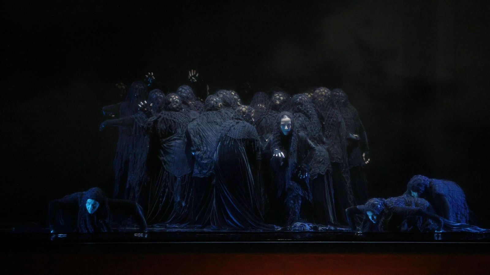 Imágenes de la ópera Macbeth en el Teatro Villamarta de Jerez