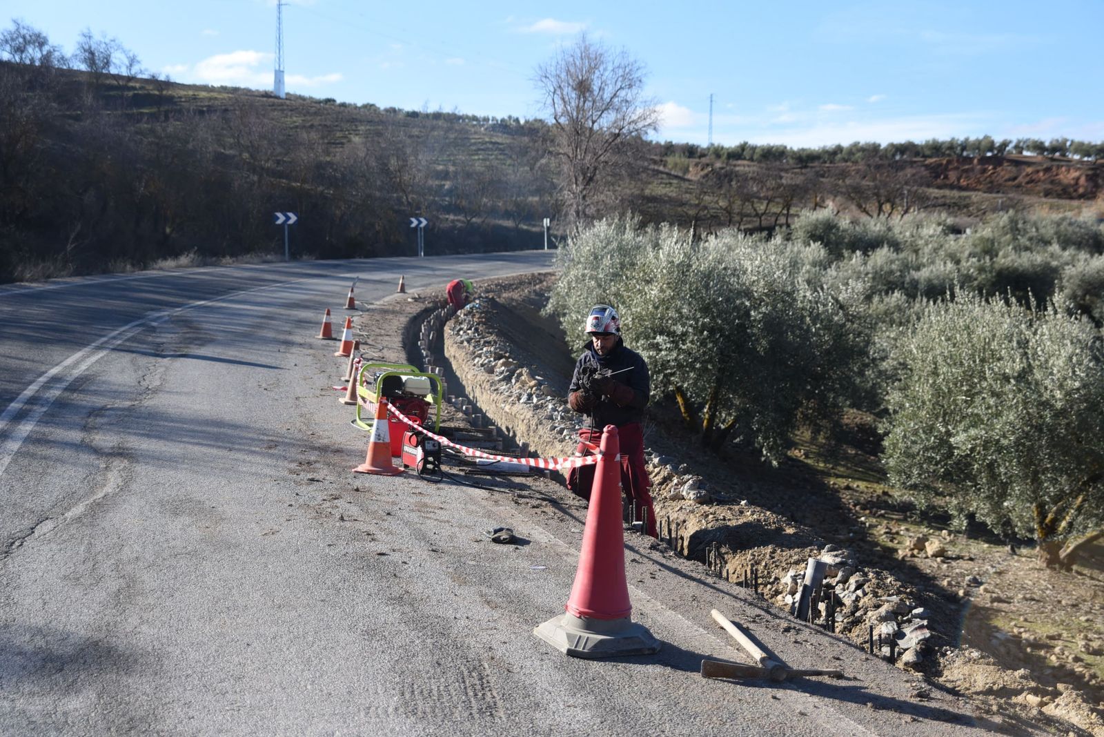 Actuación en la carretera de acceso a Calicasas